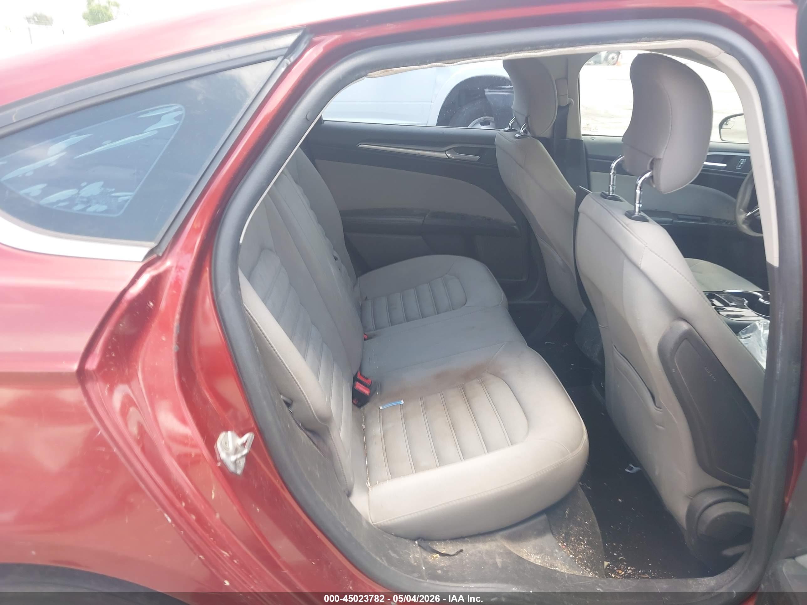 FORD FUSION image 8