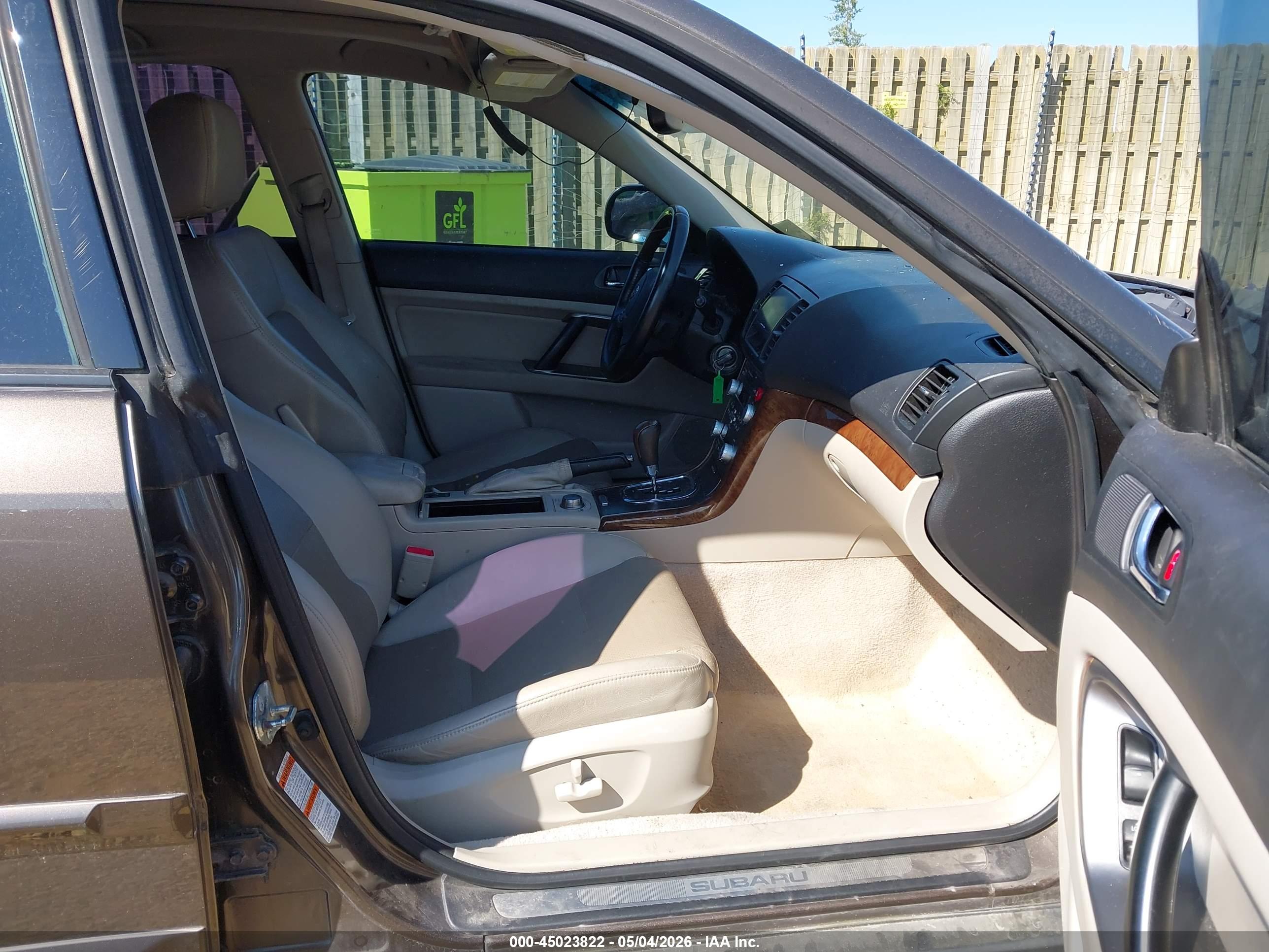 SUBARU OUTBACK image 5
