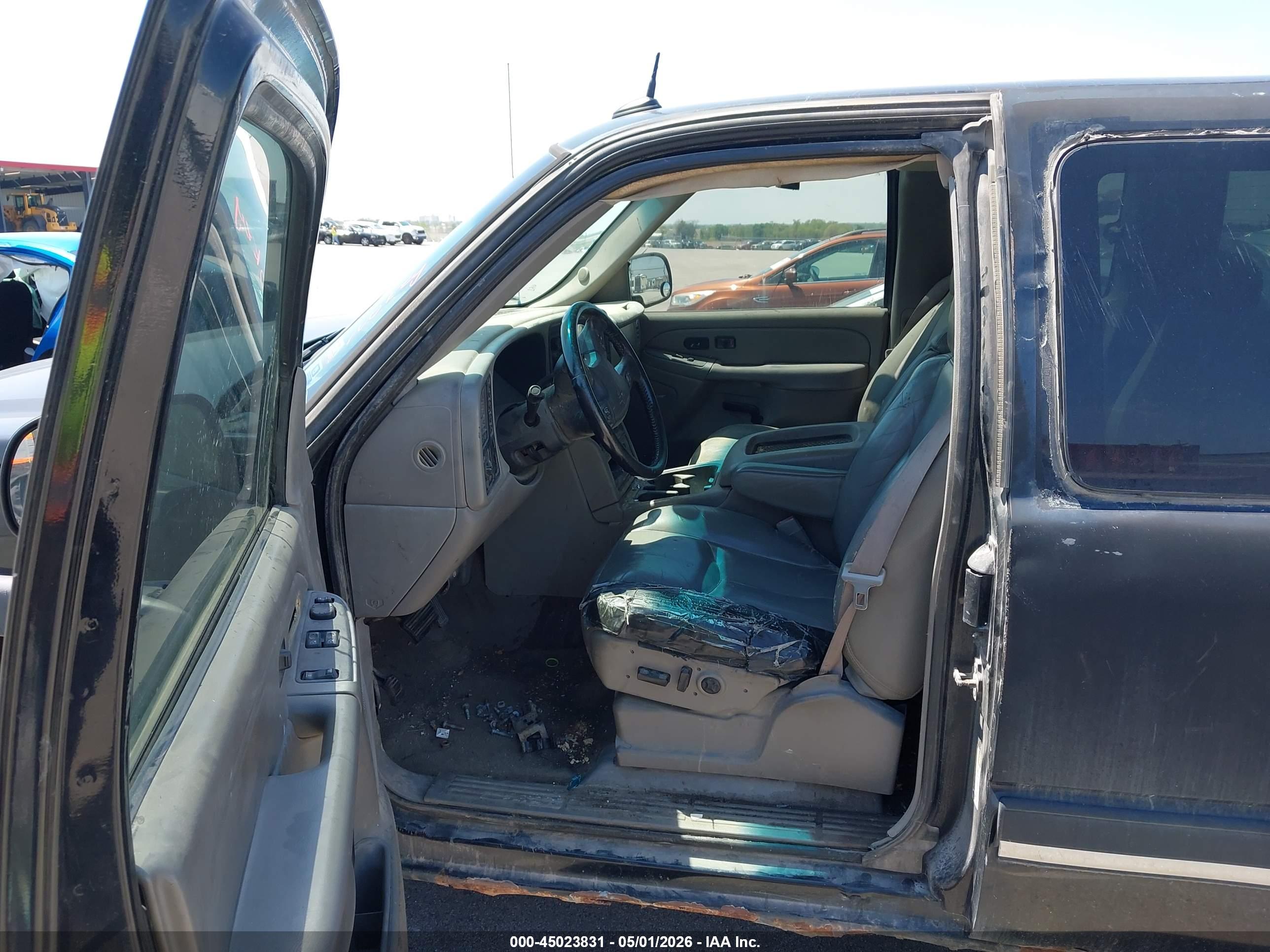 CHEVROLET SILVERADO image 5