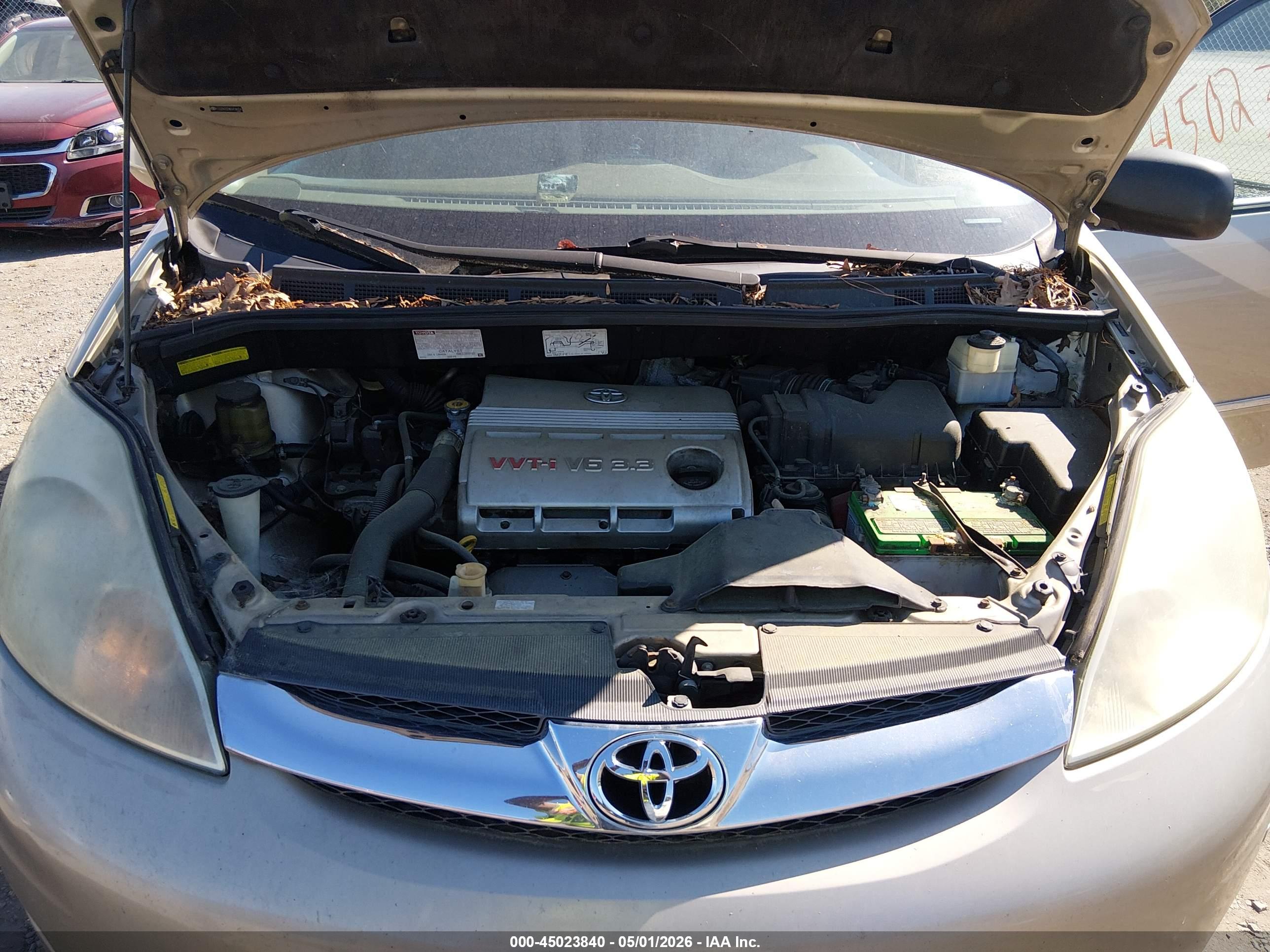 TOYOTA SIENNA image 10