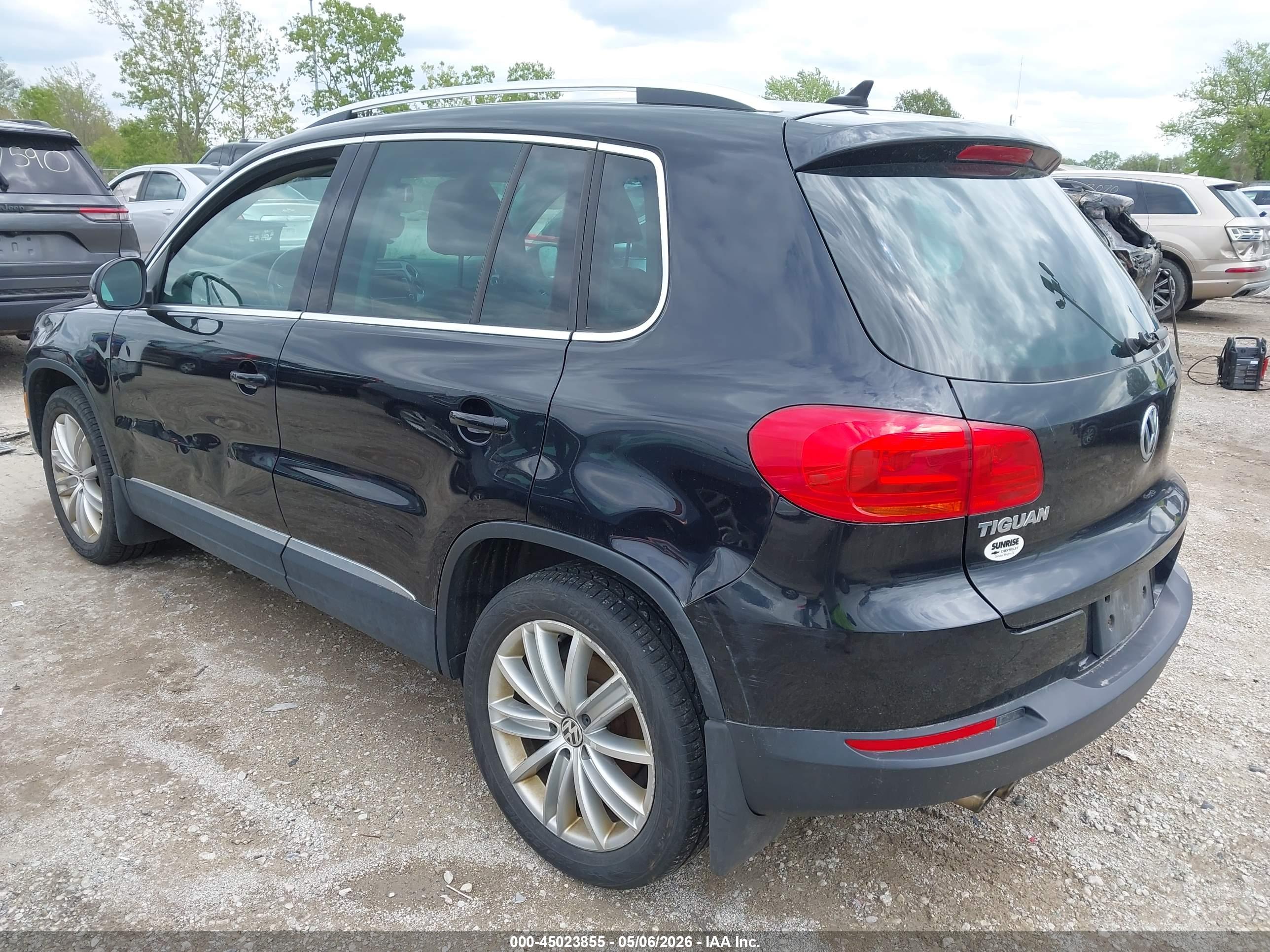 VOLKSWAGEN TIGUAN image 3