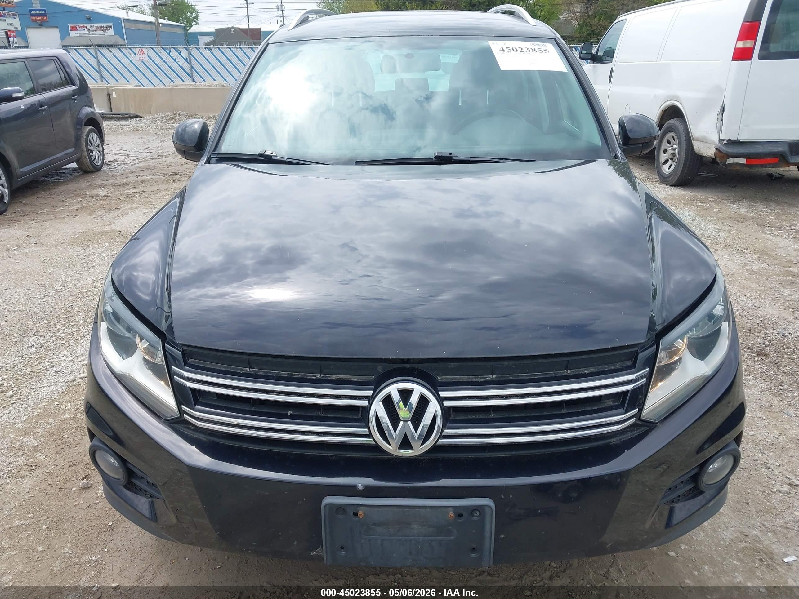 VOLKSWAGEN TIGUAN image 6