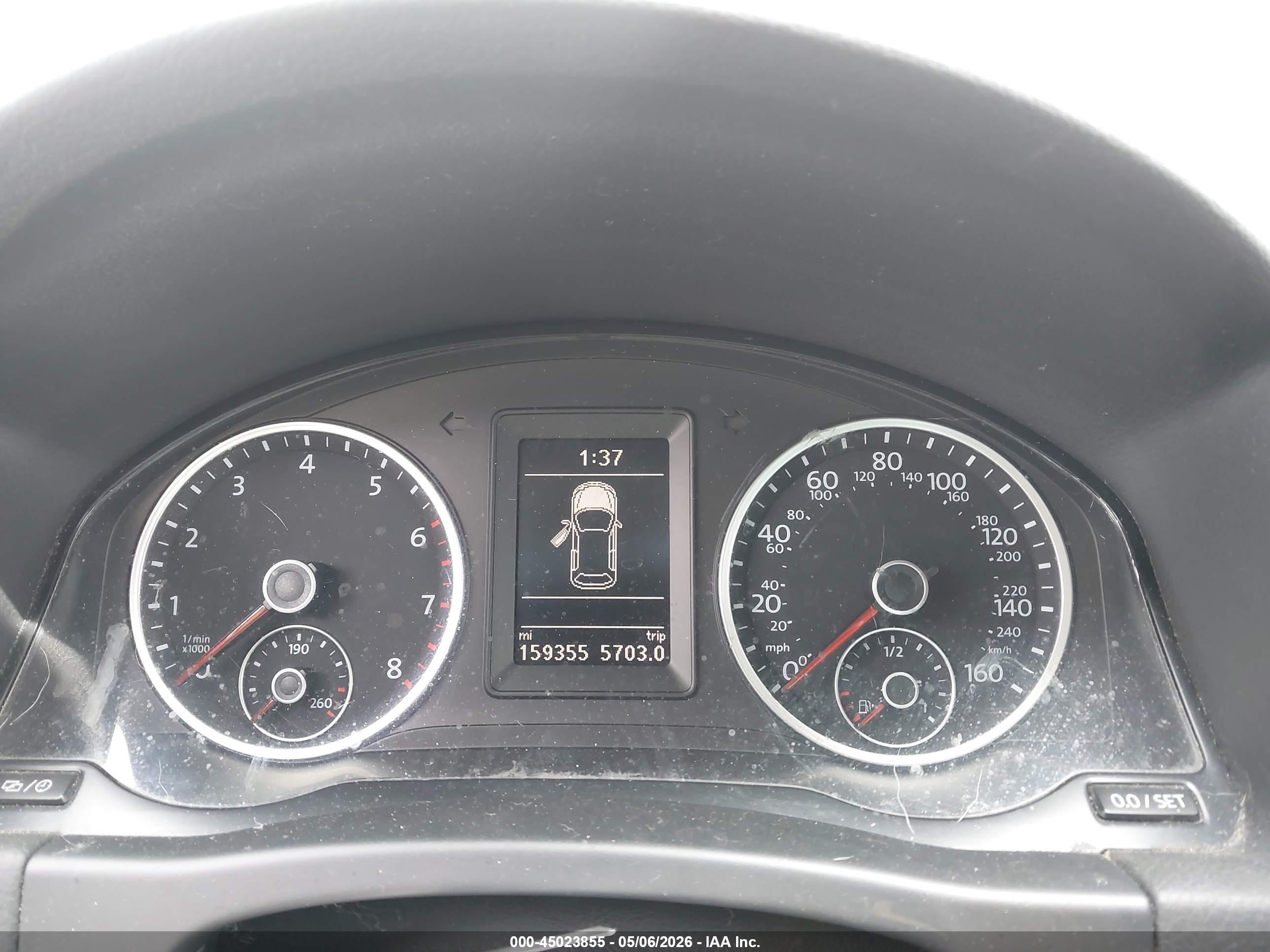 VOLKSWAGEN TIGUAN image 7