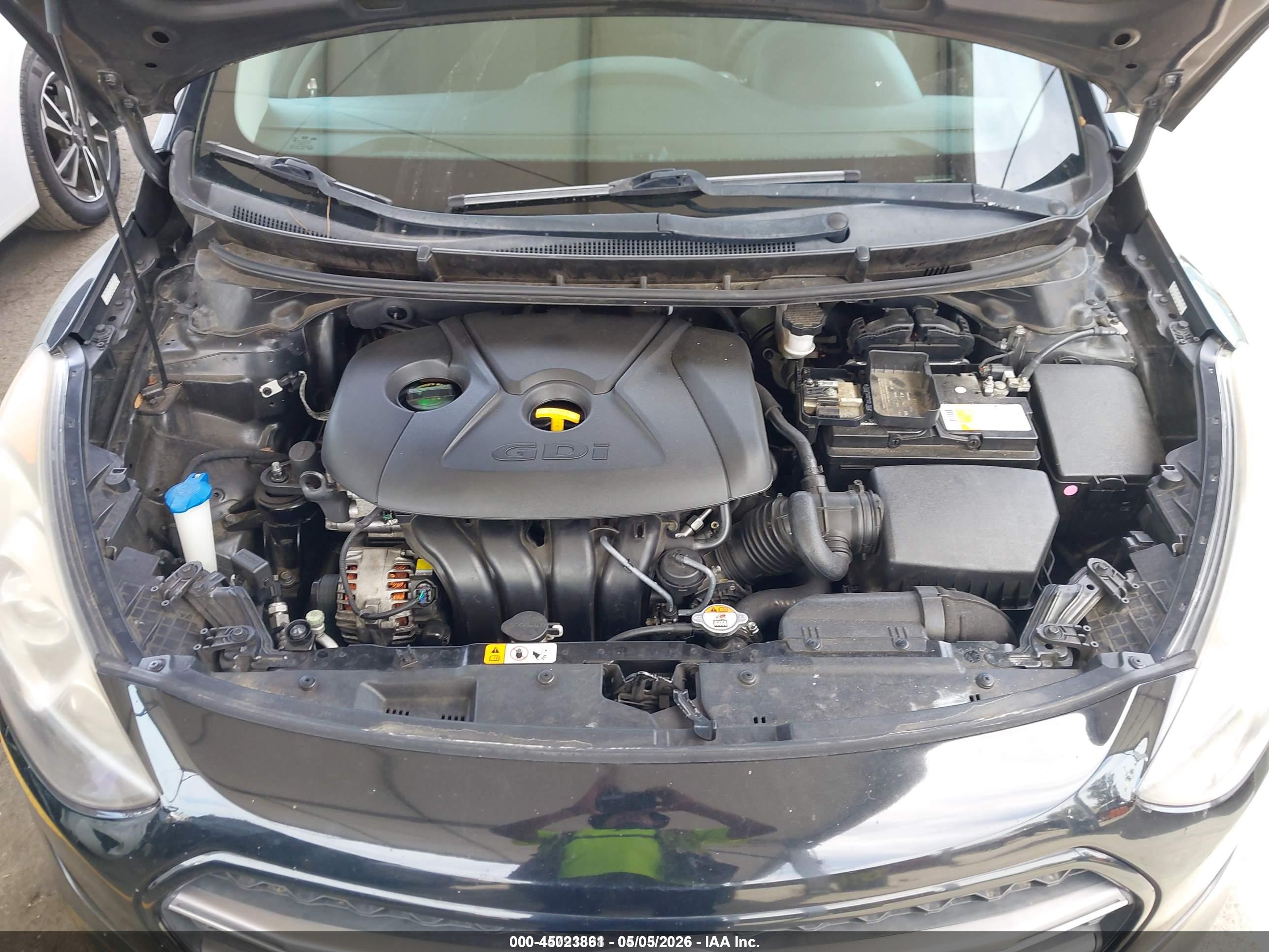 HYUNDAI ELANTRA image 10