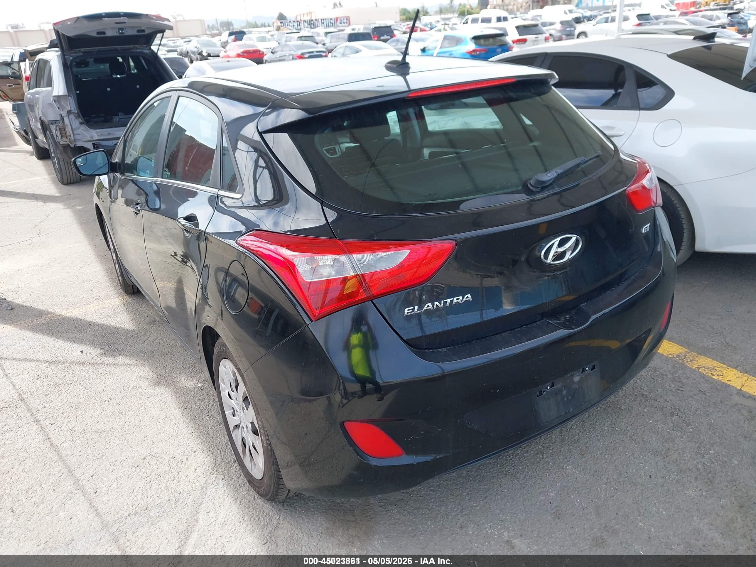 HYUNDAI ELANTRA image 3