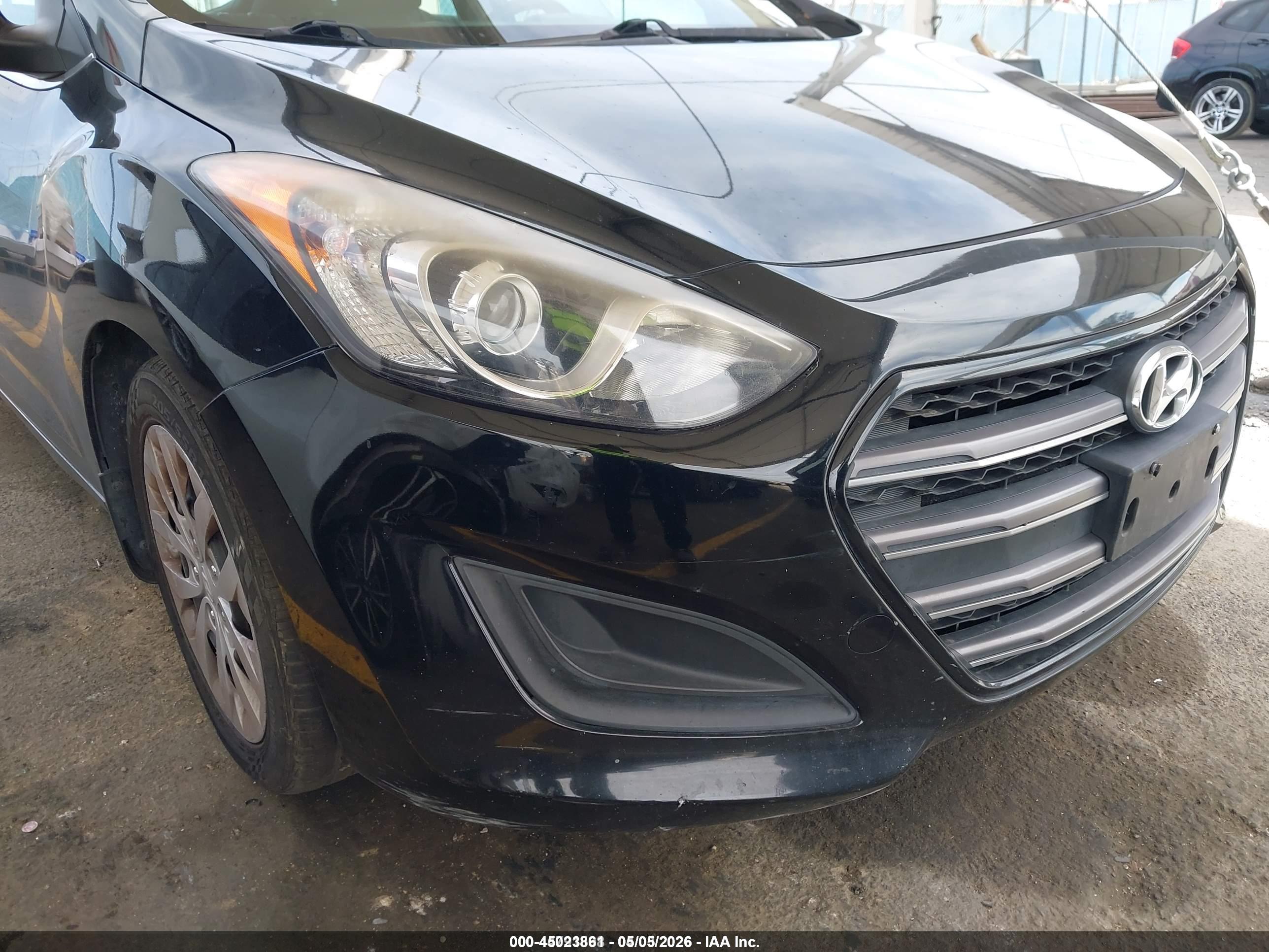 HYUNDAI ELANTRA image 6