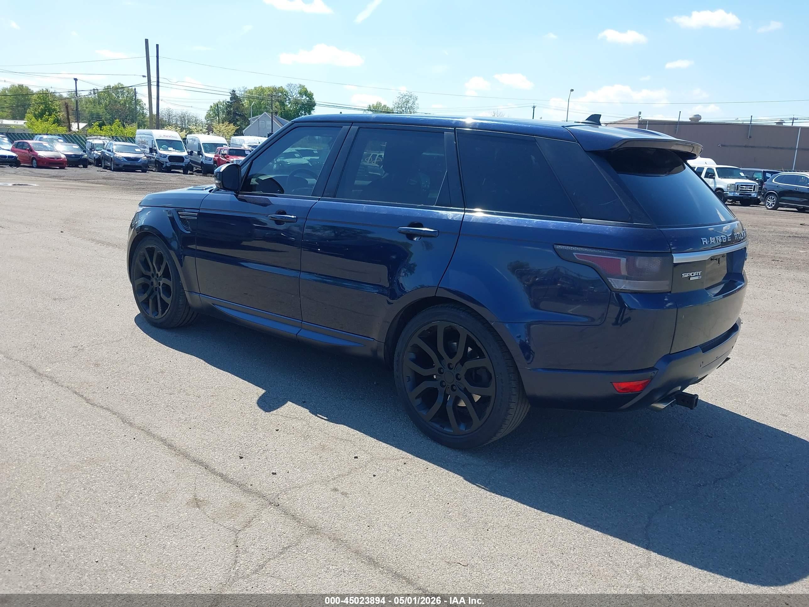 LAND ROVER image 3