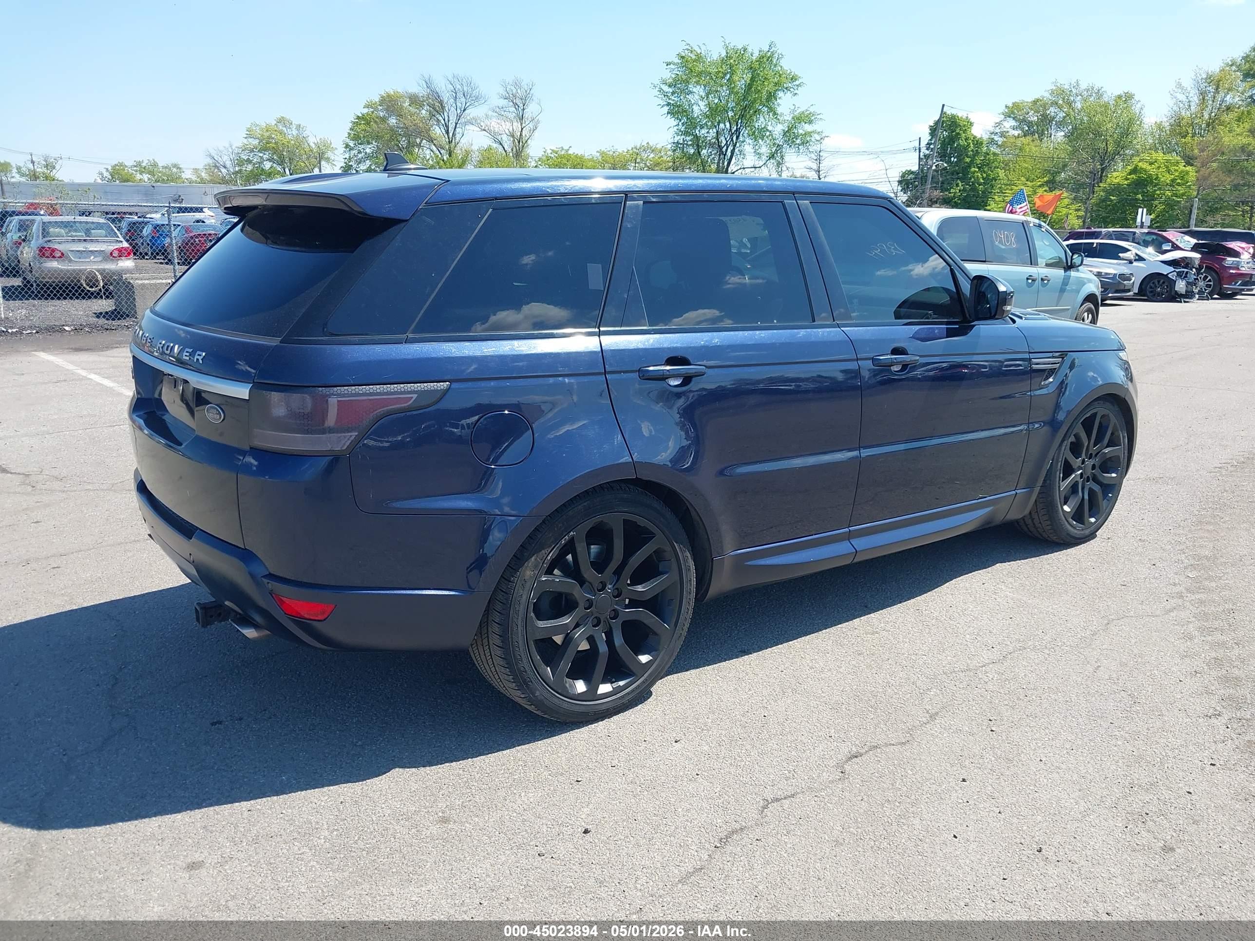 LAND ROVER image 4