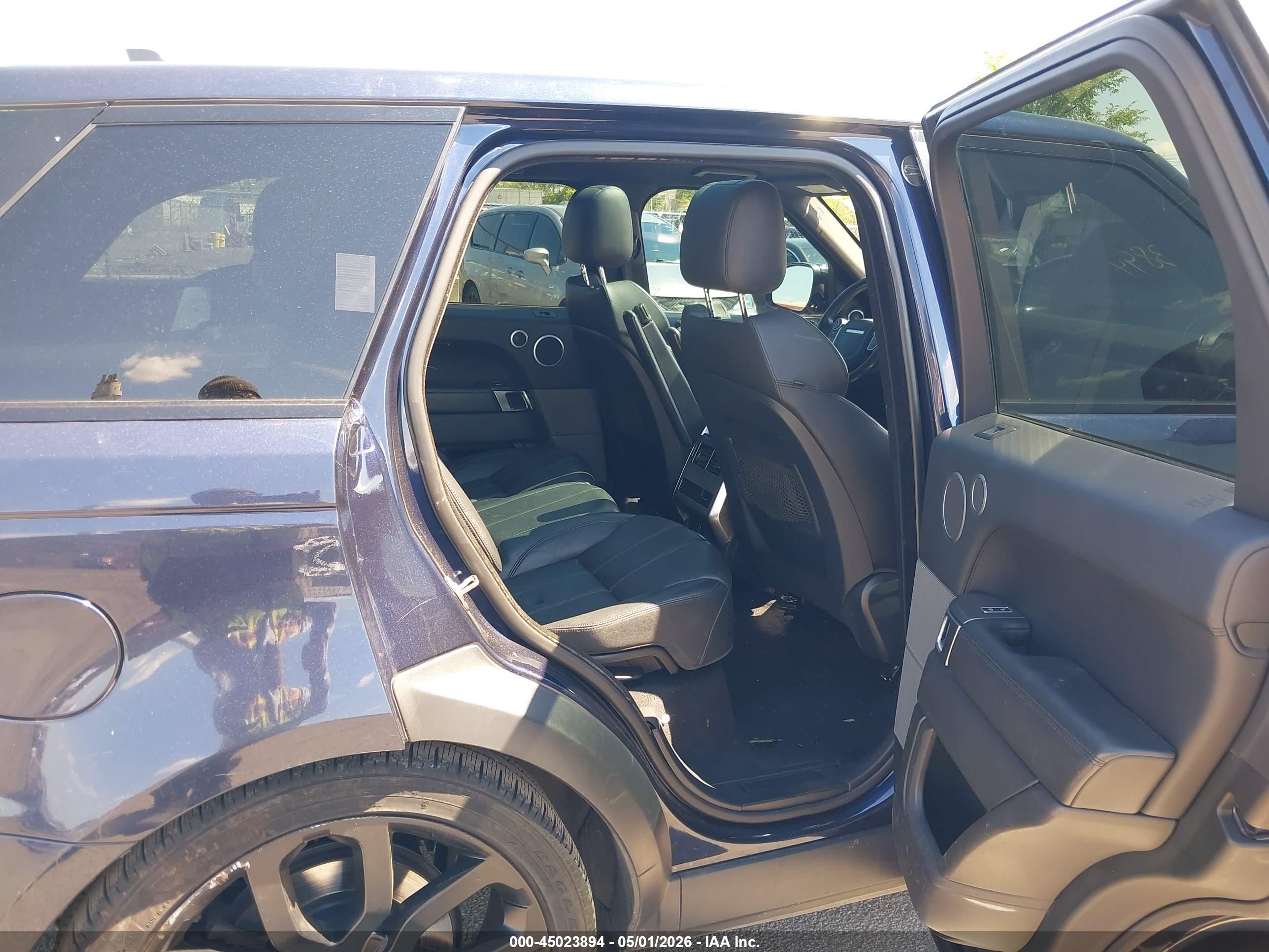 LAND ROVER image 8