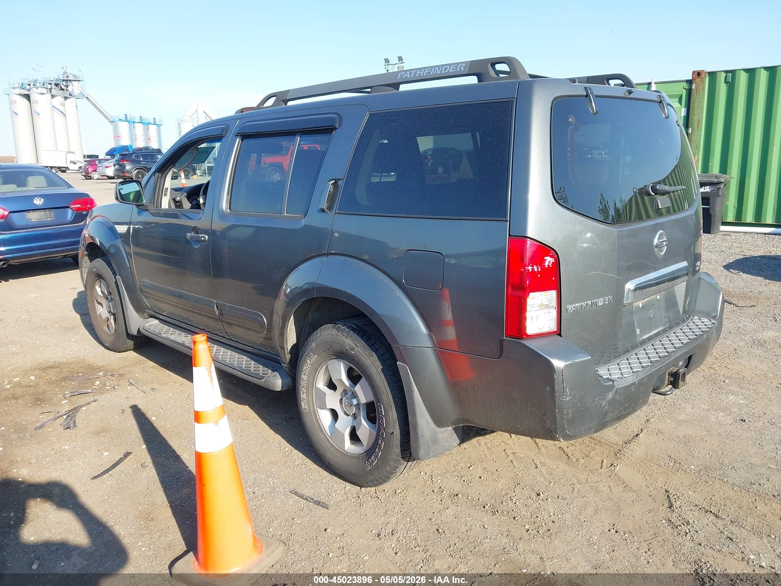 NISSAN PATHFINDER image 3