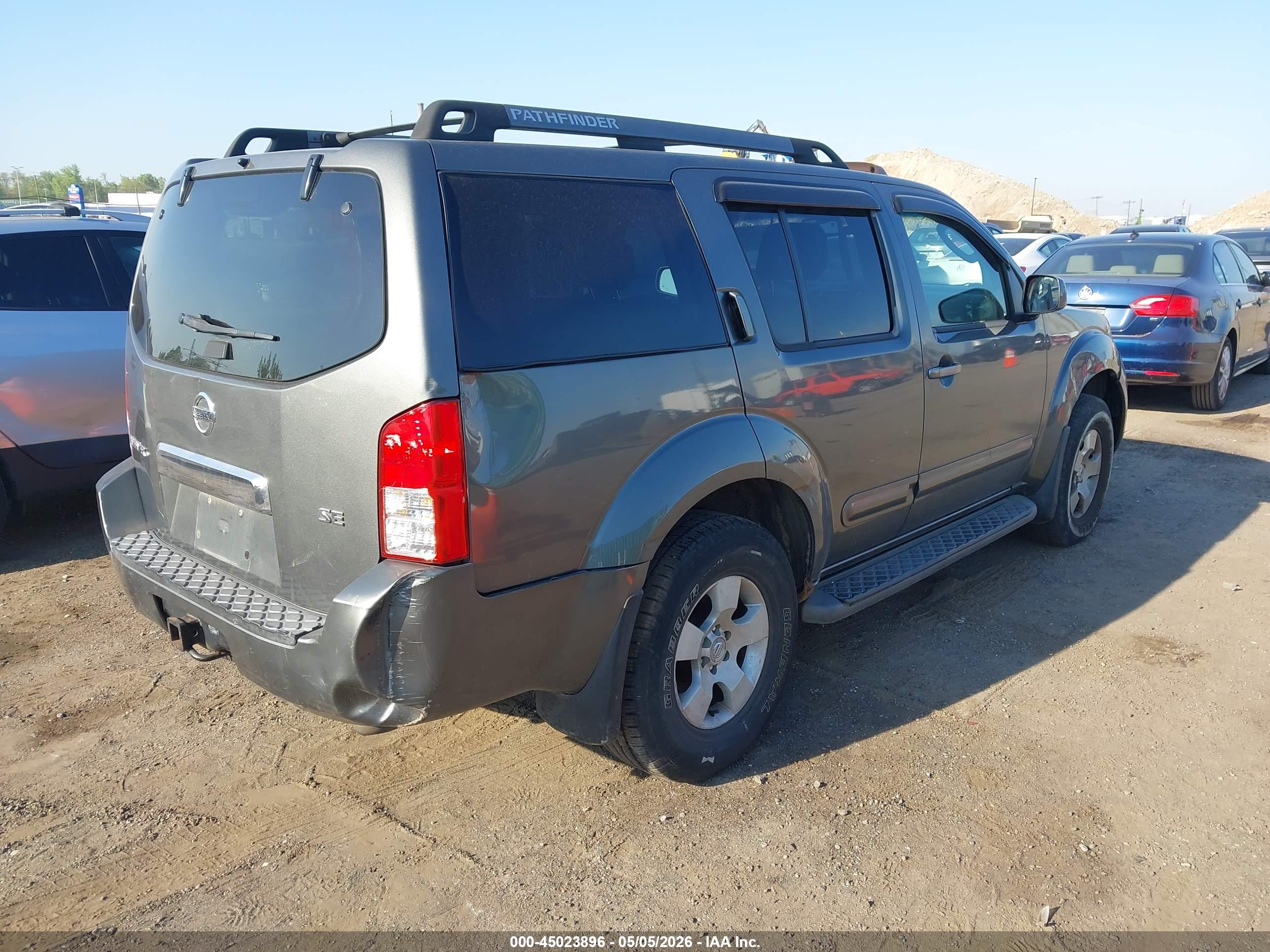 NISSAN PATHFINDER image 4