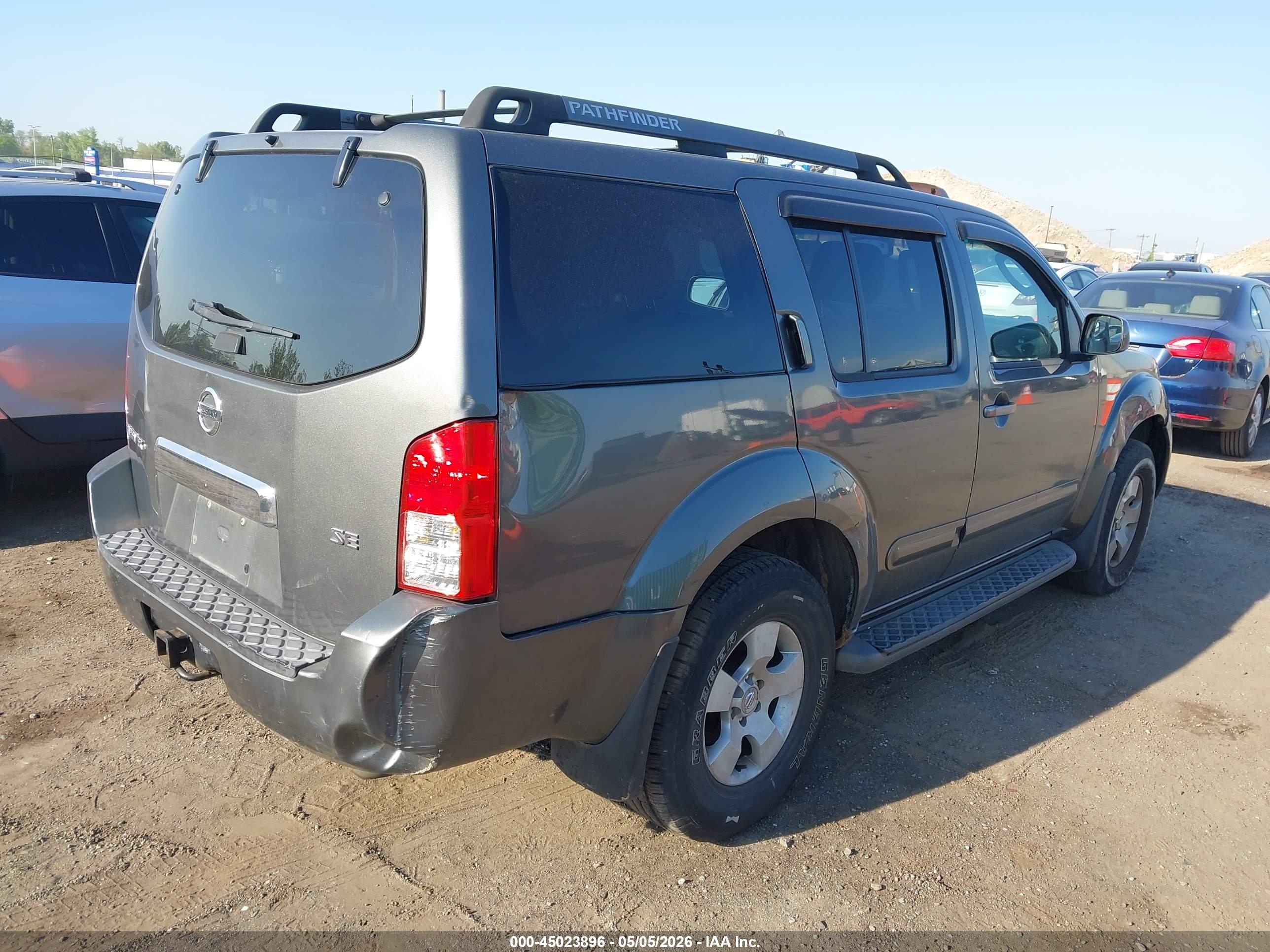 NISSAN PATHFINDER image 6