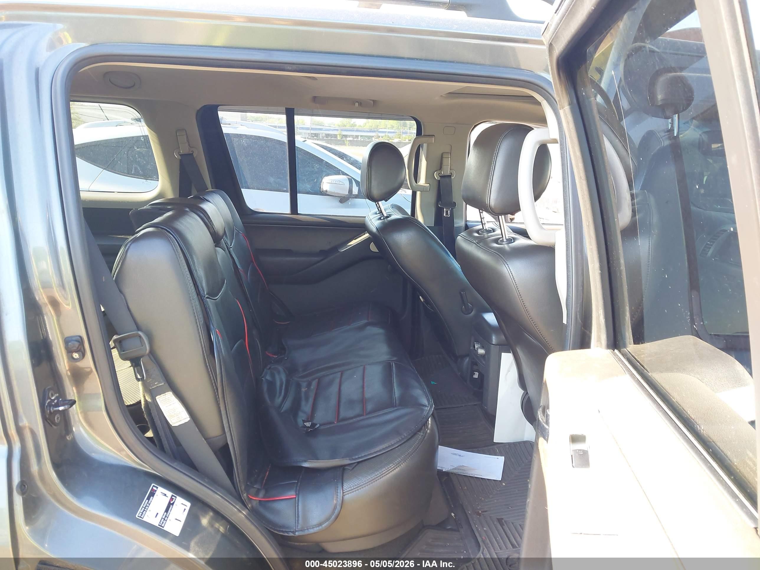 NISSAN PATHFINDER image 8