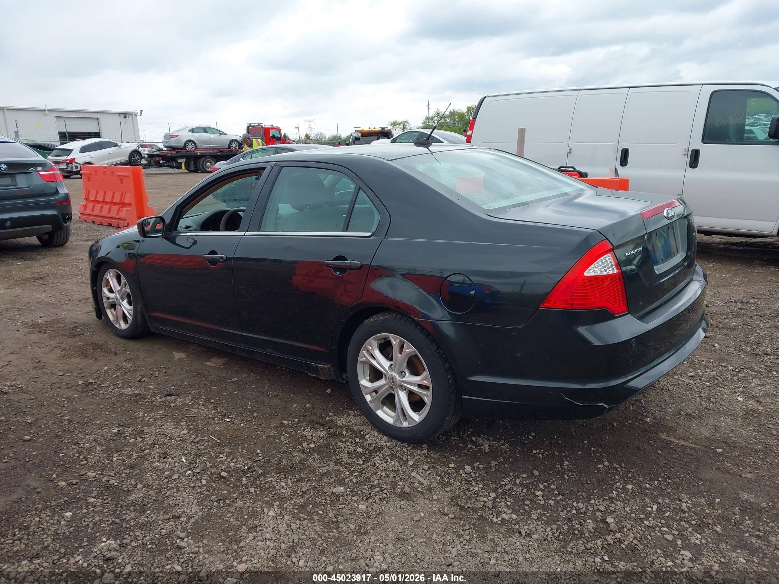 FORD FUSION image 3