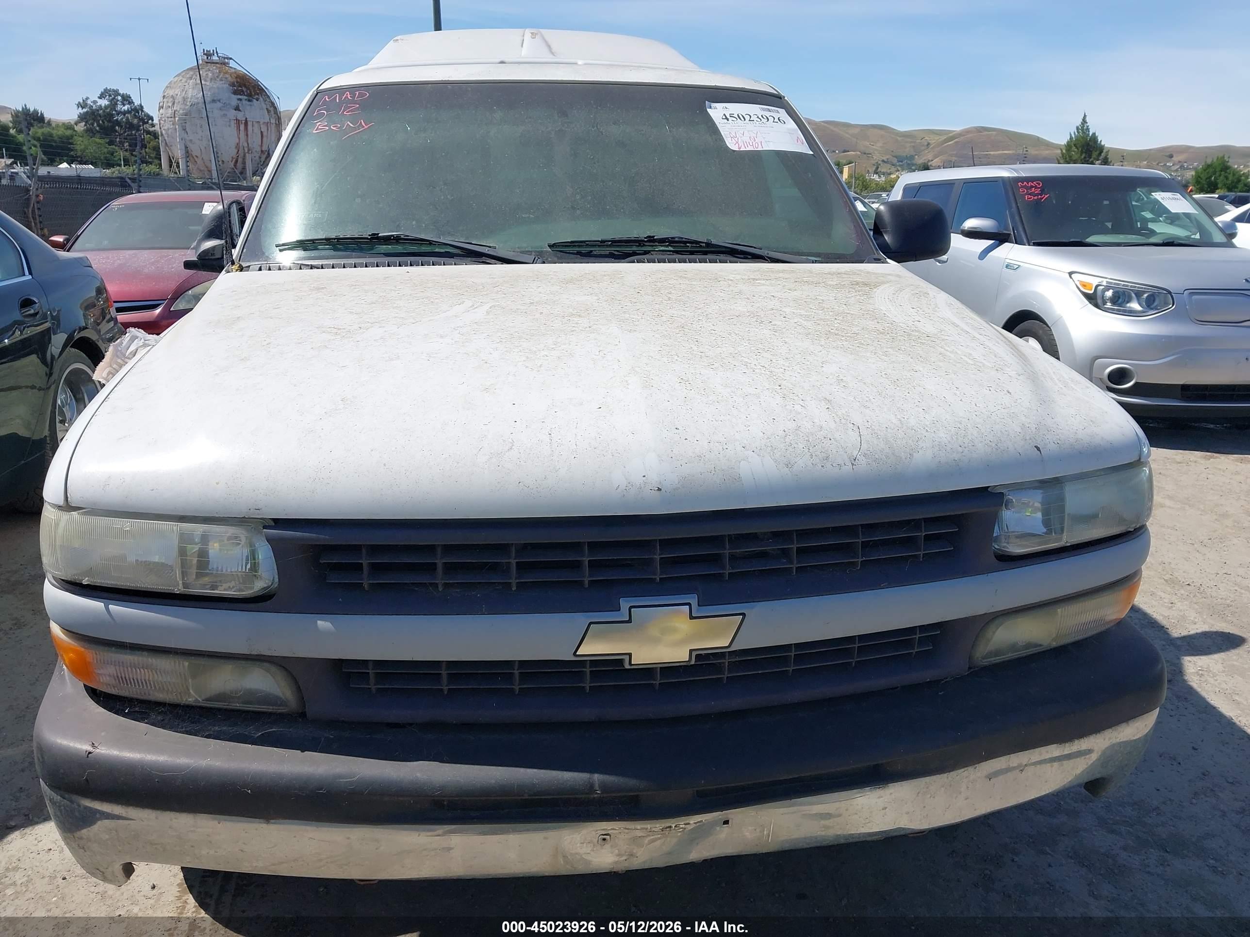 CHEVROLET SILVERADO image 6