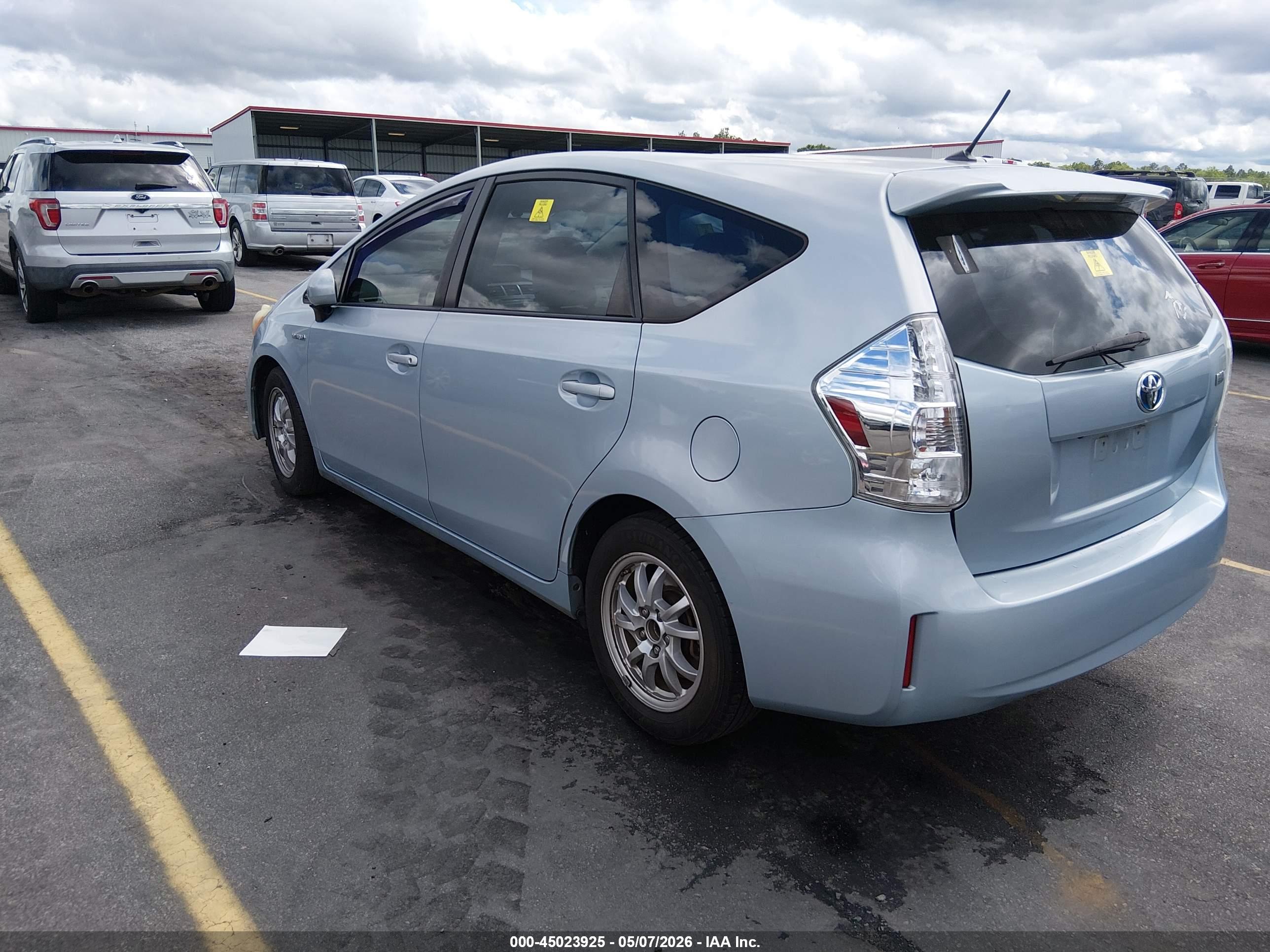 TOYOTA PRIUS image 3