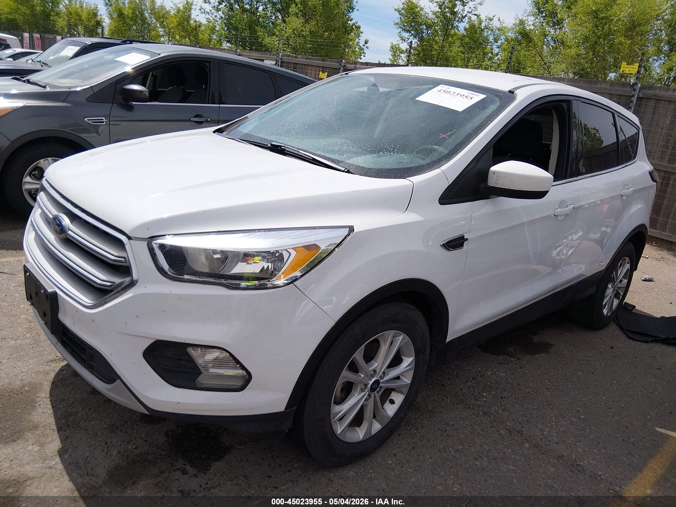 FORD ESCAPE image 2