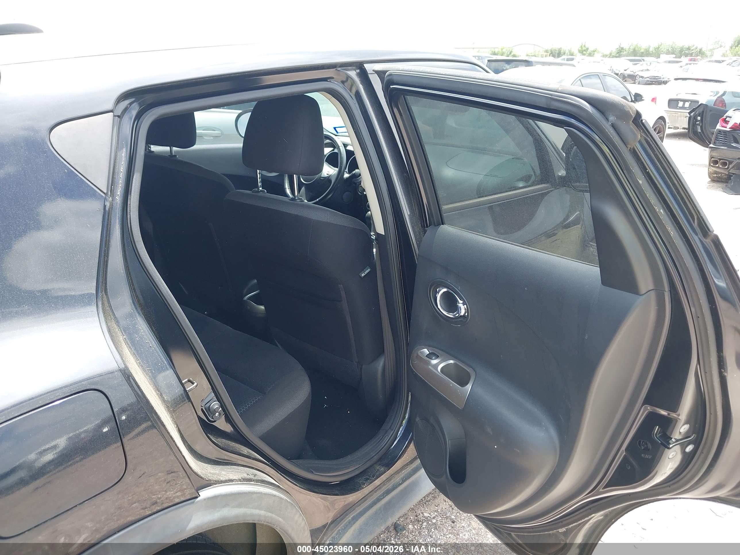 NISSAN JUKE image 8