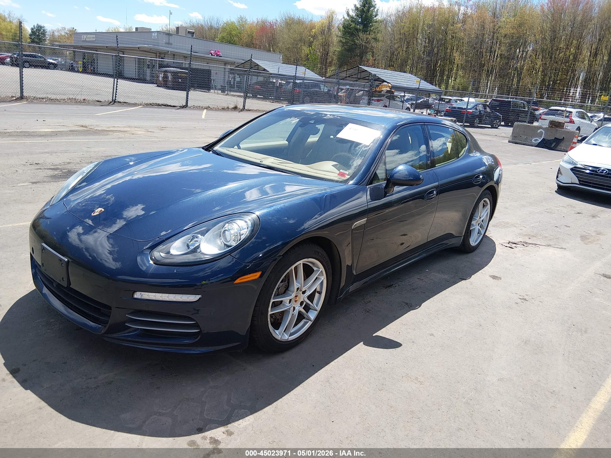 PORSCHE PANAMERA image 2