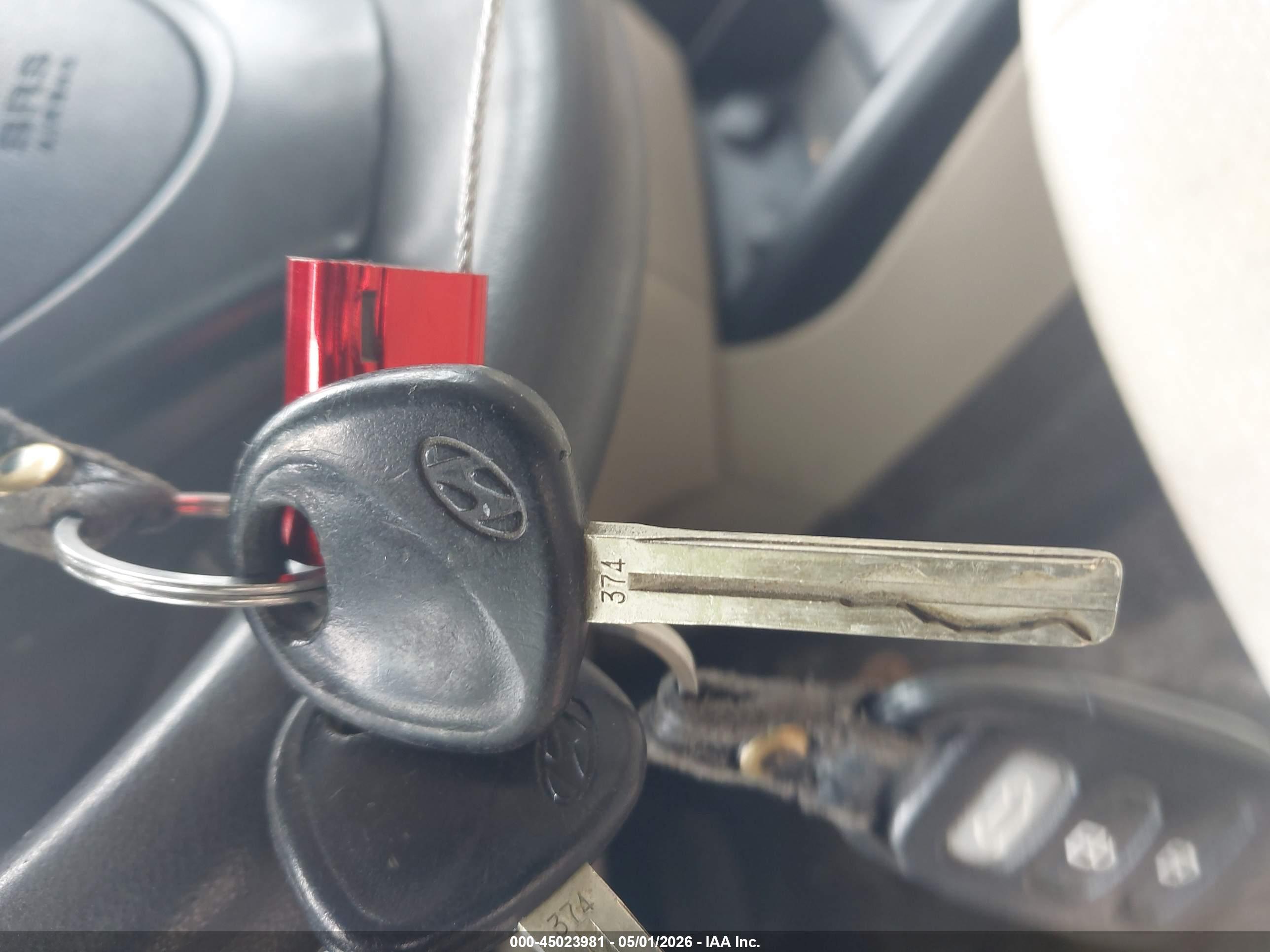HYUNDAI ELANTRA image 11