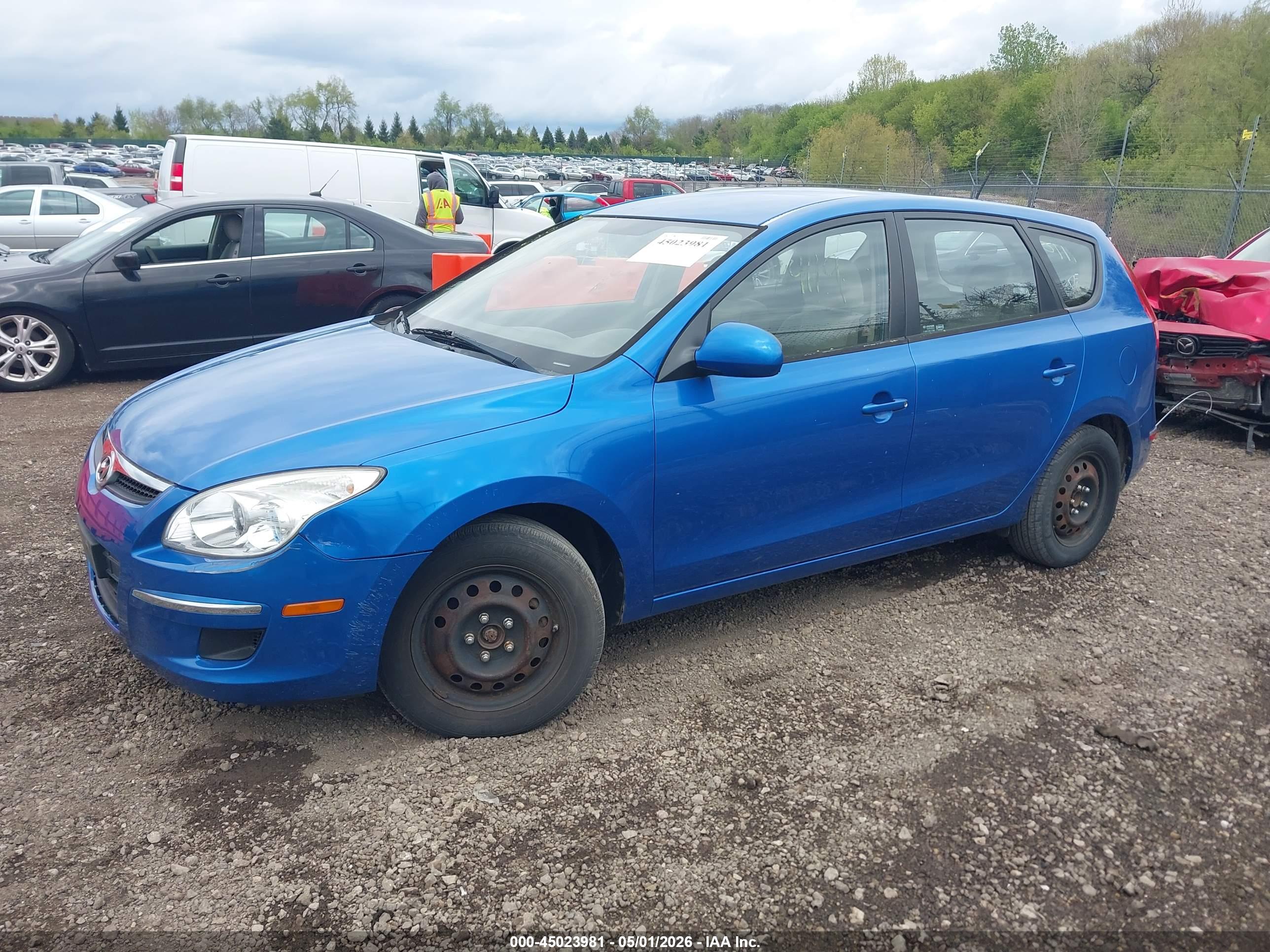 HYUNDAI ELANTRA image 2