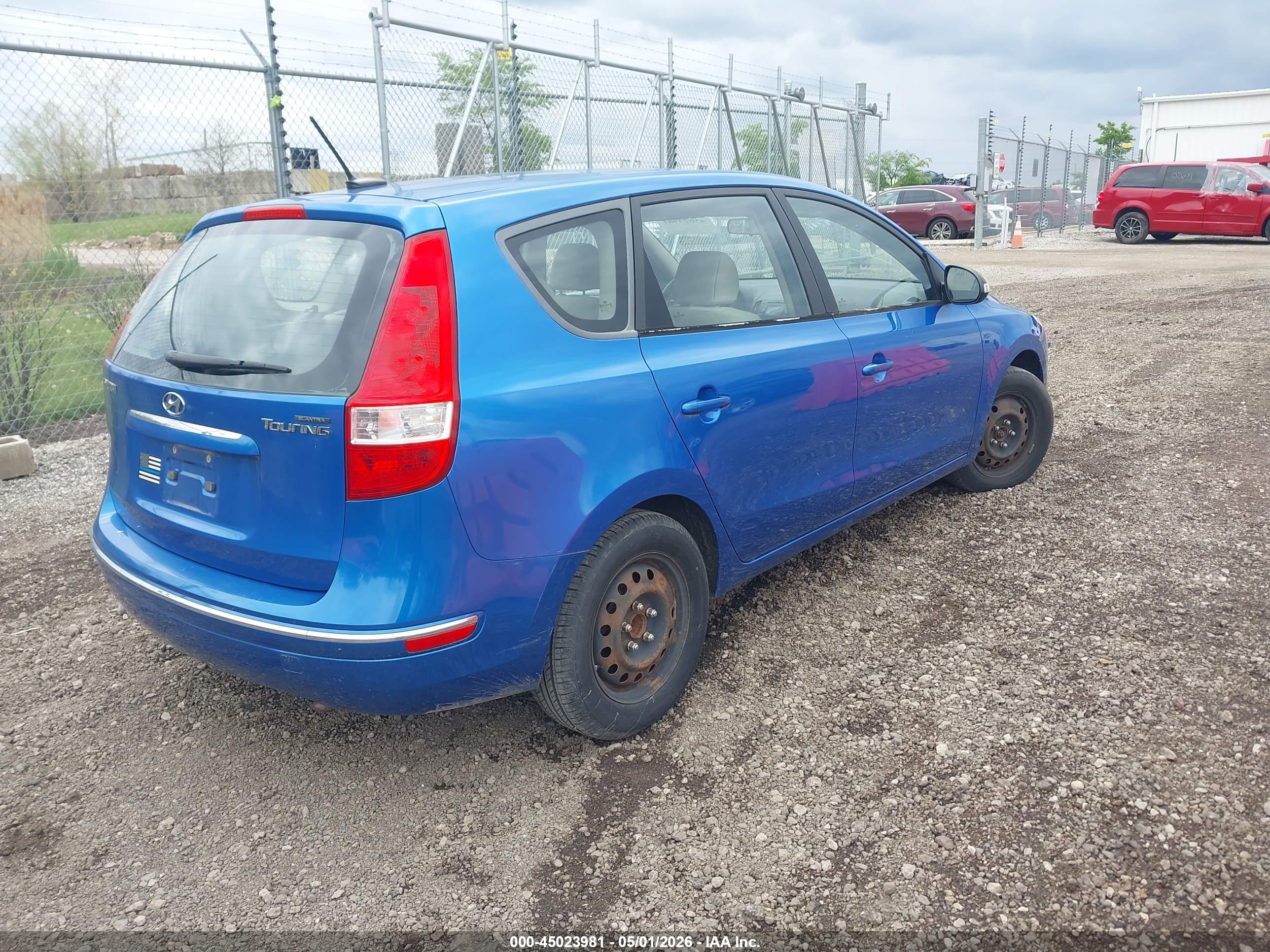 HYUNDAI ELANTRA image 4