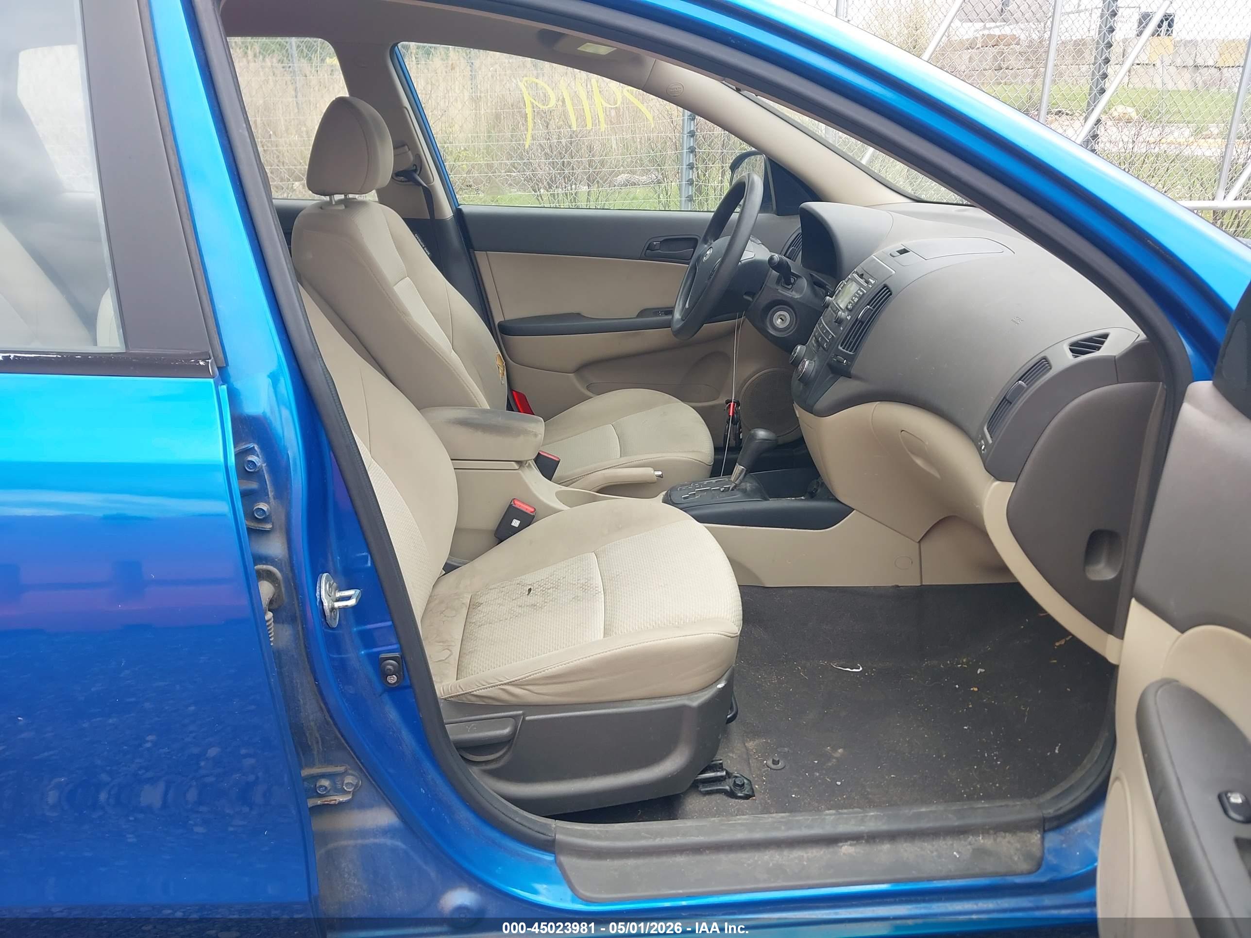HYUNDAI ELANTRA image 5