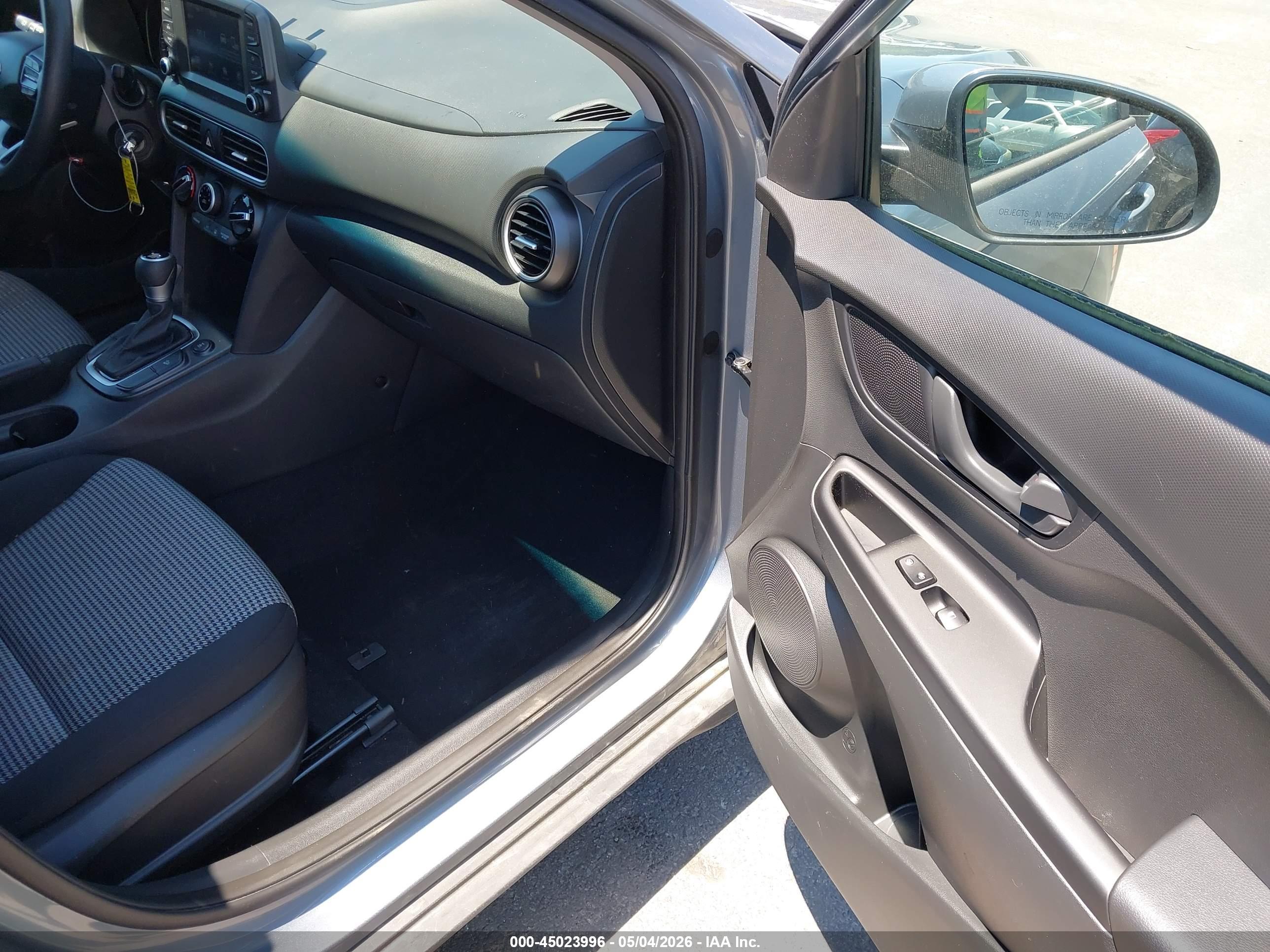HYUNDAI KONA image 5