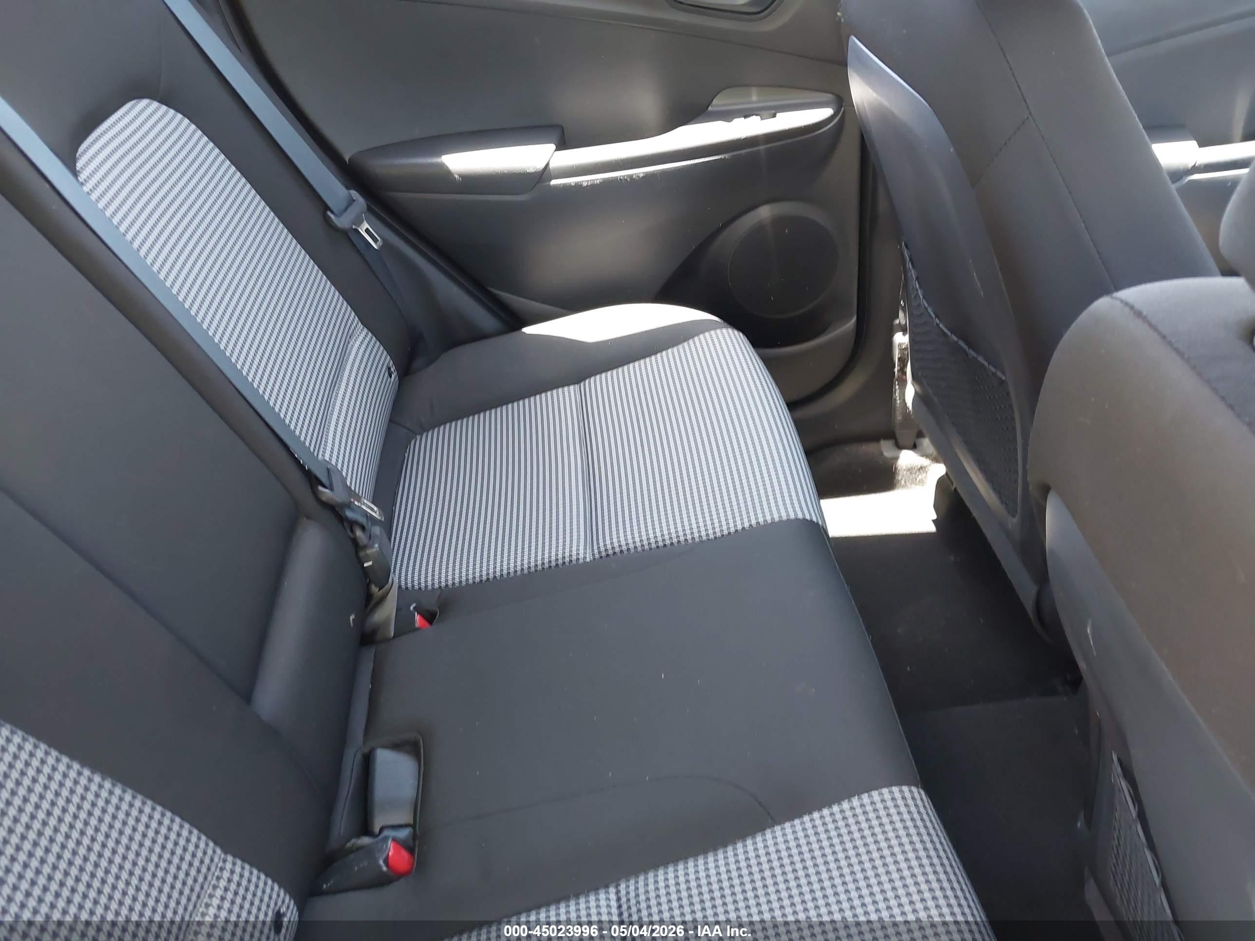 HYUNDAI KONA image 8