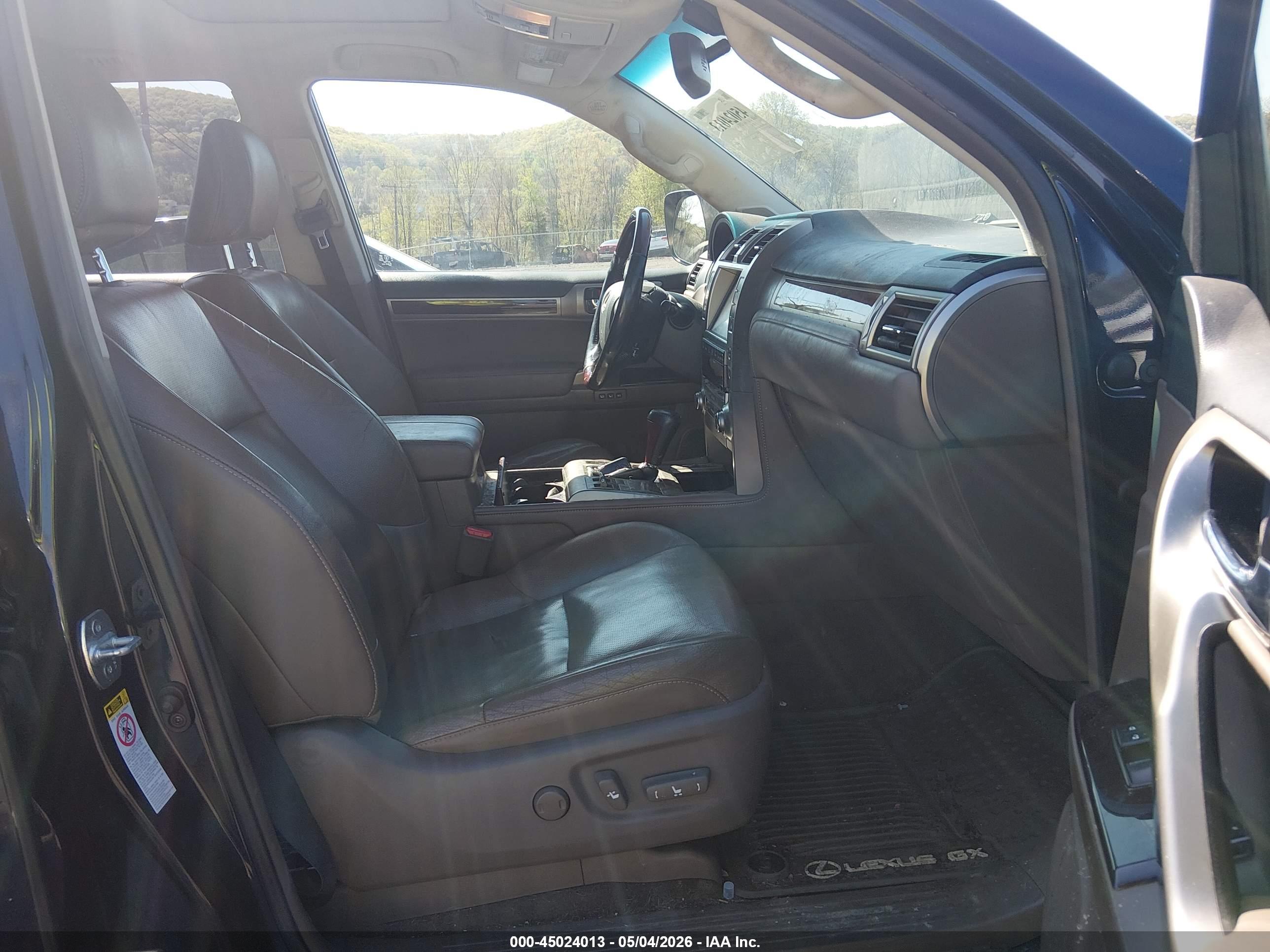 LEXUS GX image 5