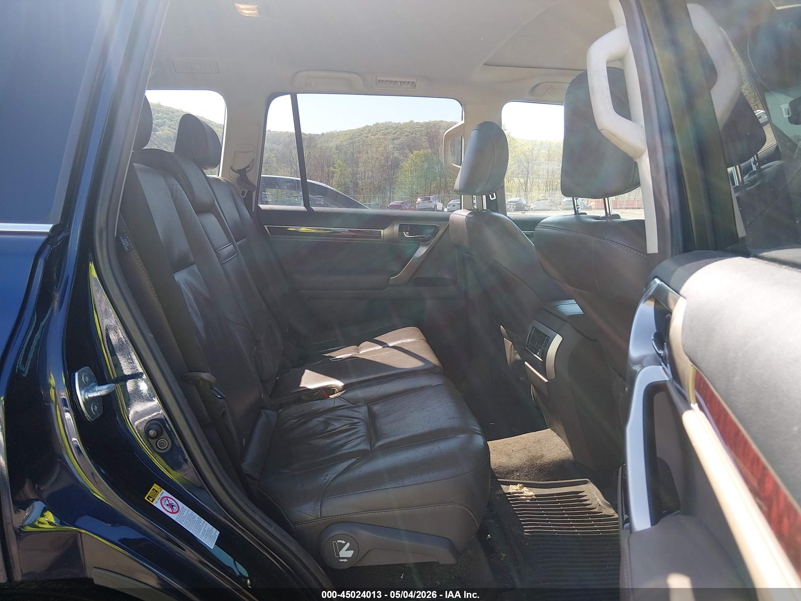 LEXUS GX image 8