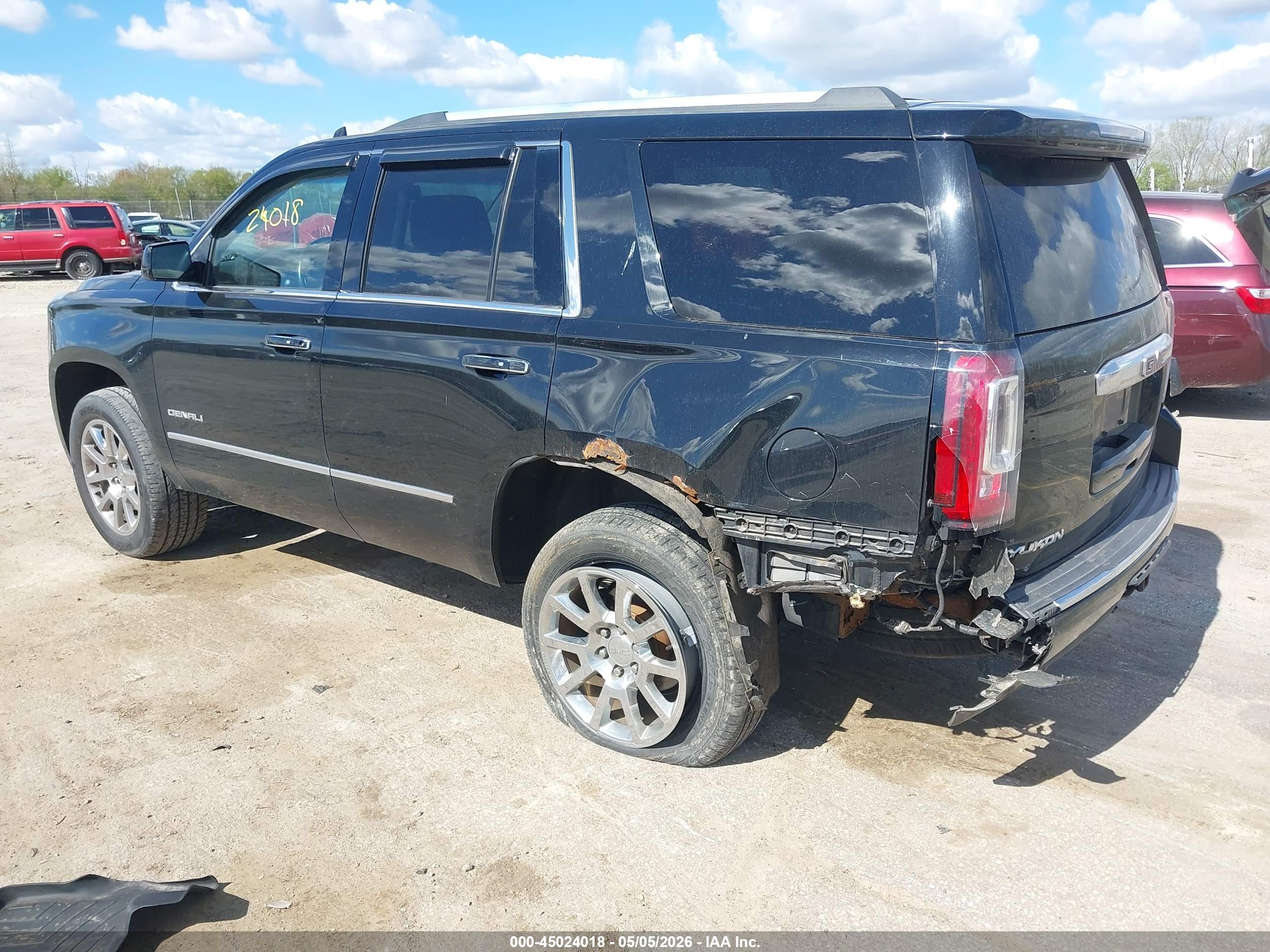 GMC YUKON image 3