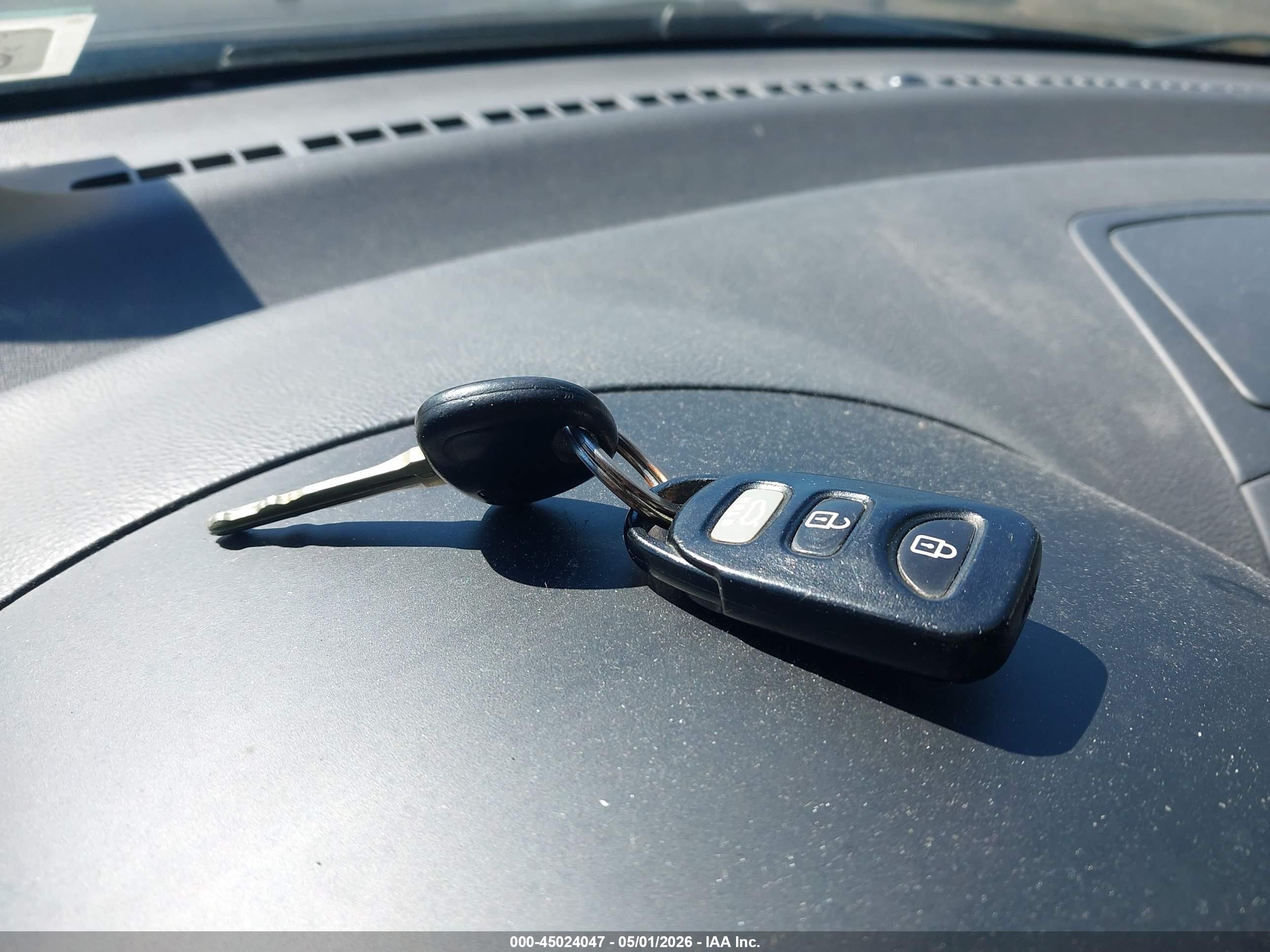 HYUNDAI ELANTRA image 11