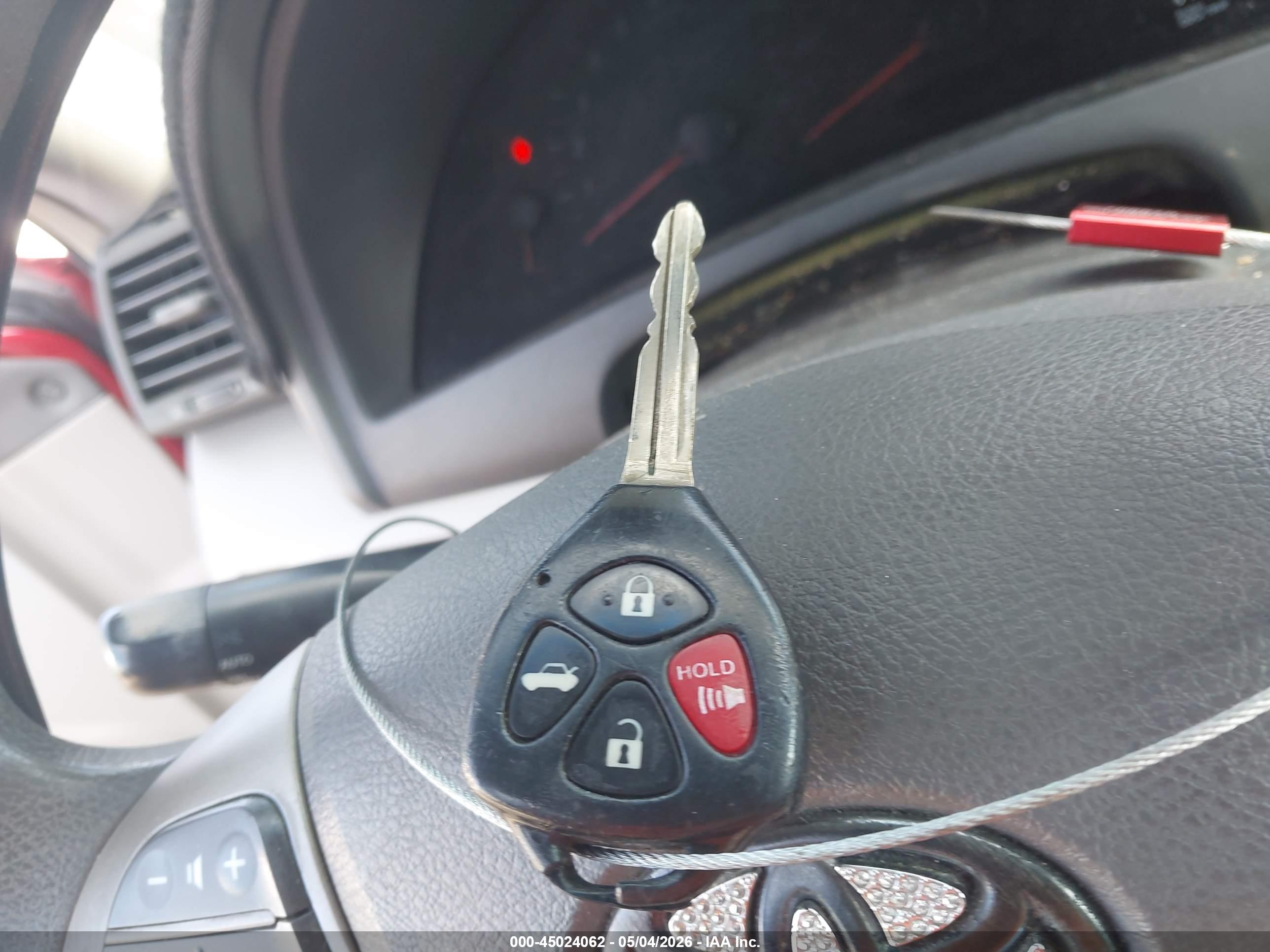 TOYOTA CAMRY image 11