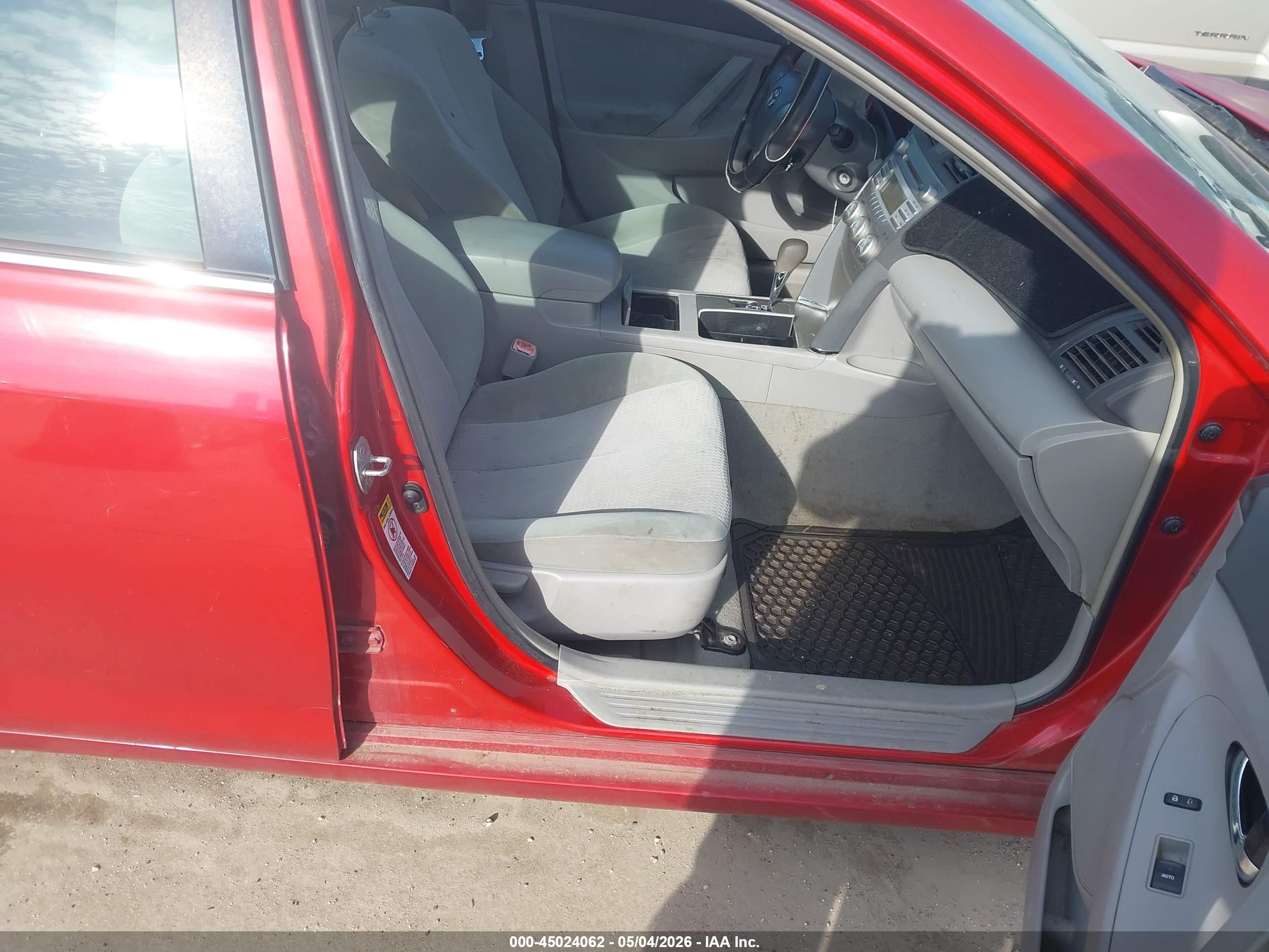TOYOTA CAMRY image 5