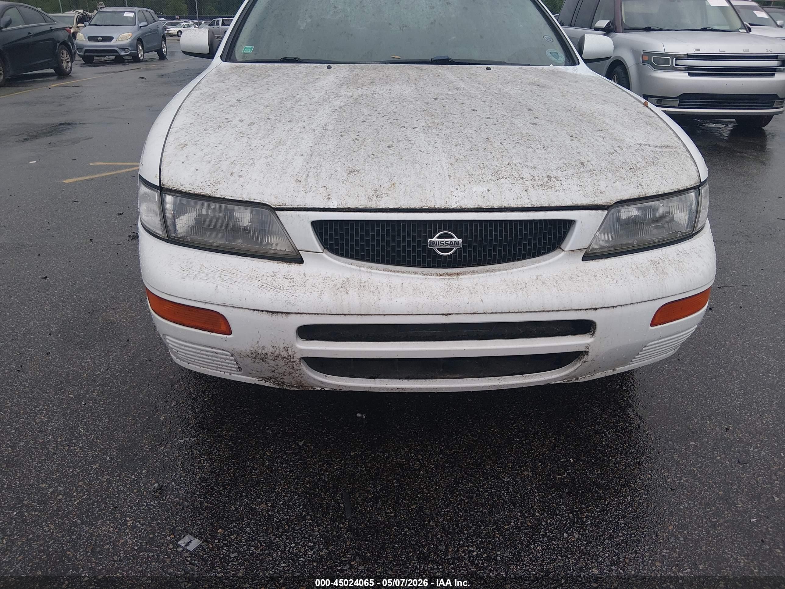 NISSAN MAXIMA image 6