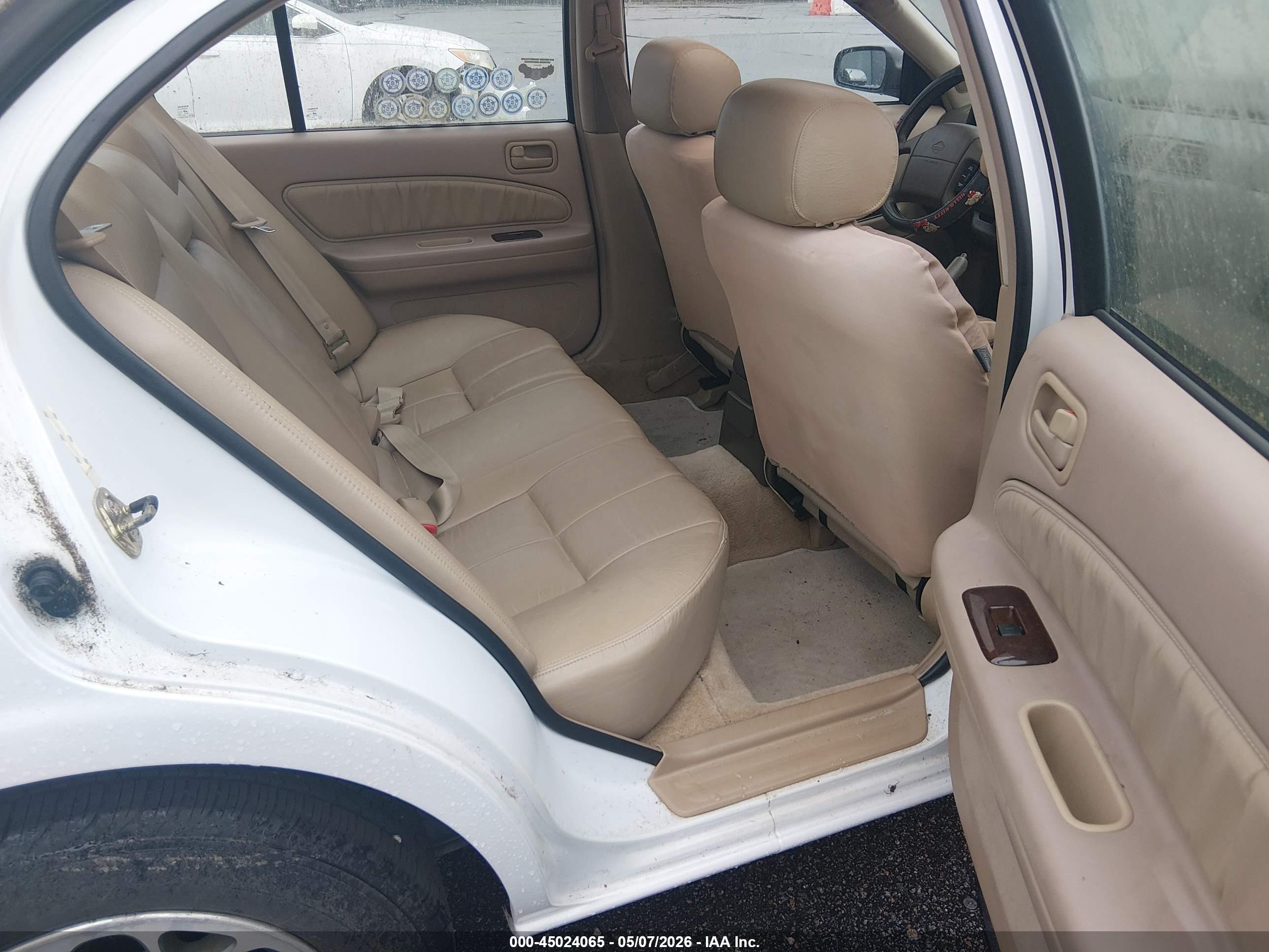 NISSAN MAXIMA image 8