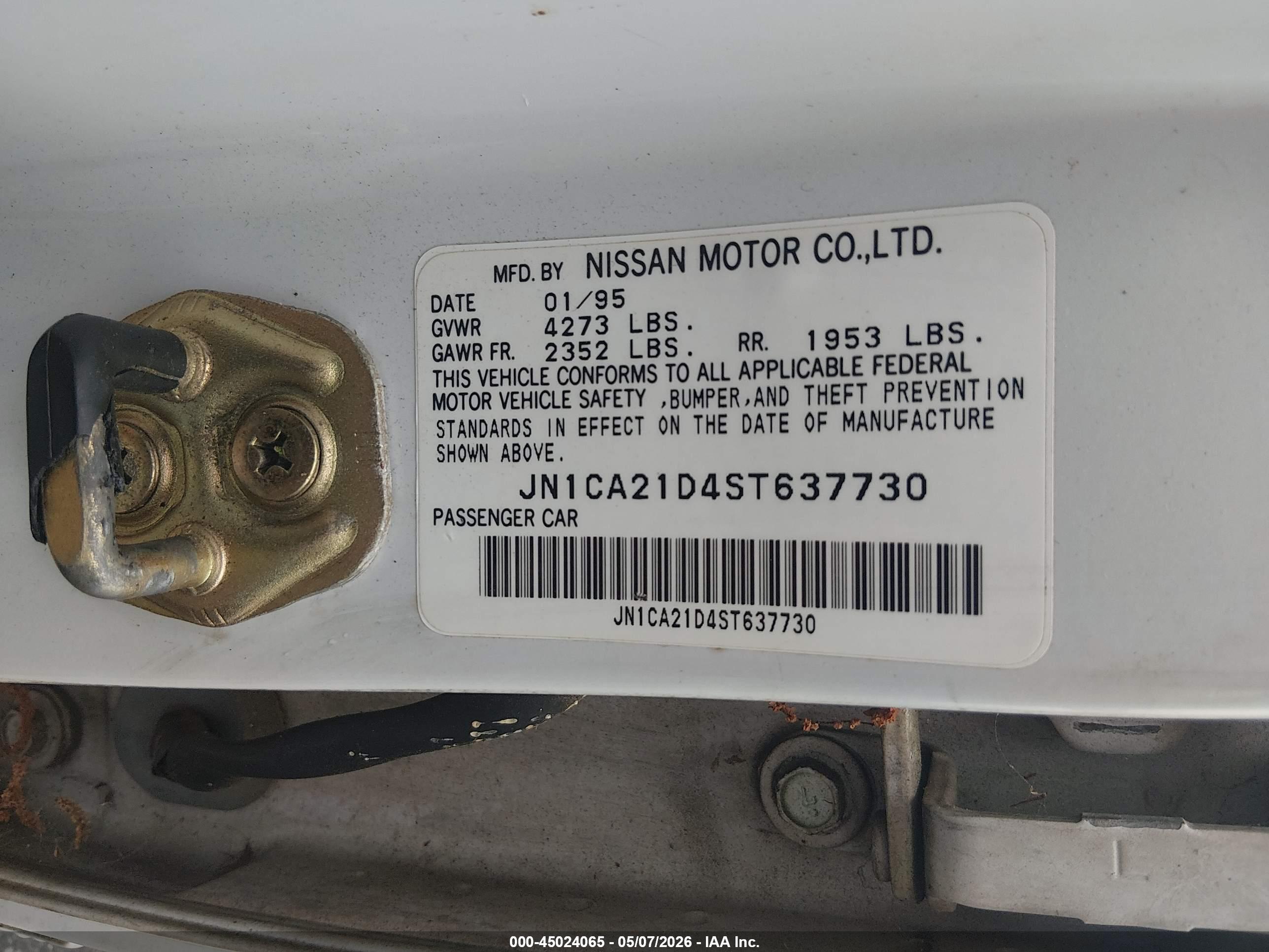 NISSAN MAXIMA image 9