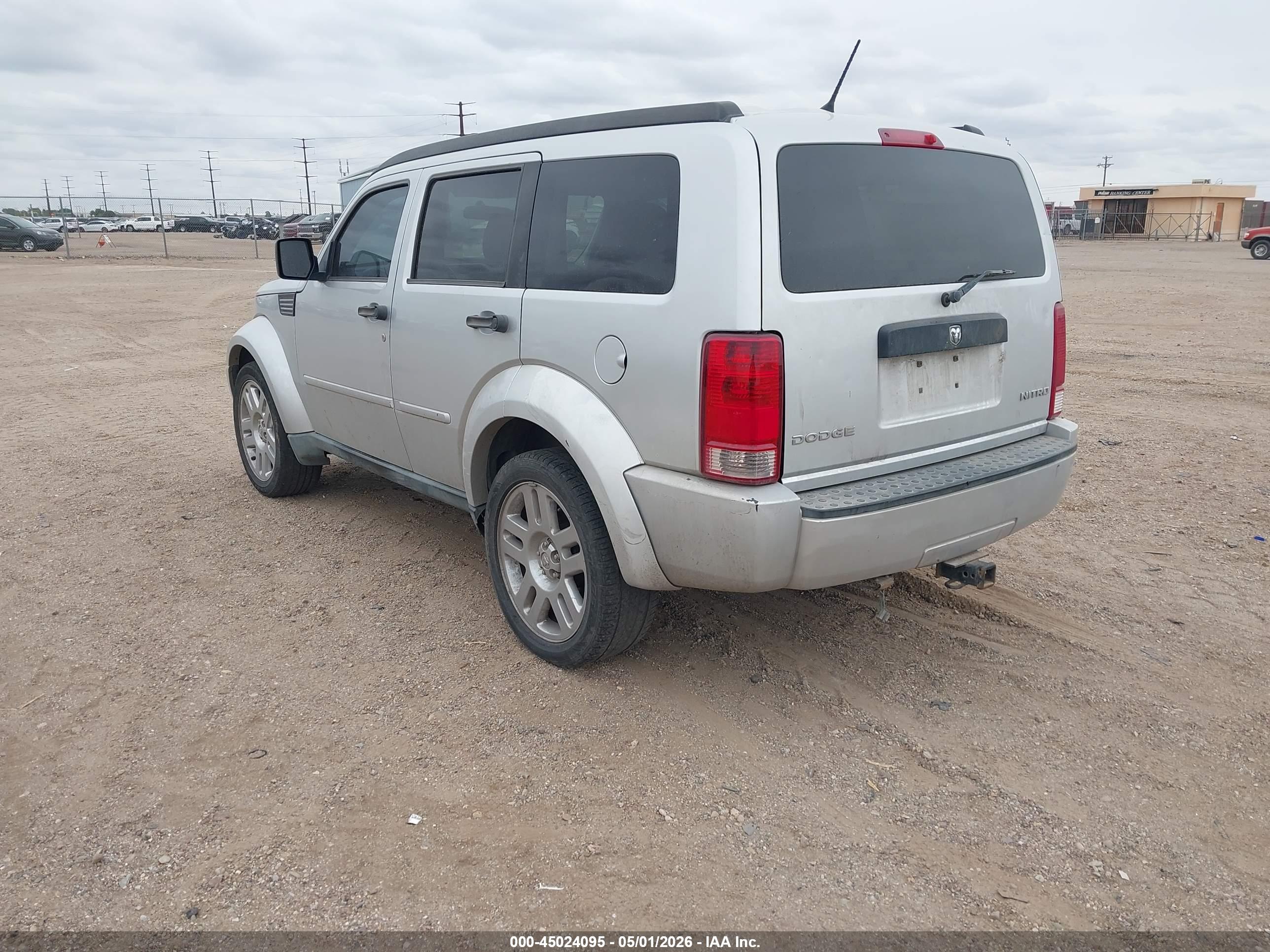 DODGE NITRO image 3