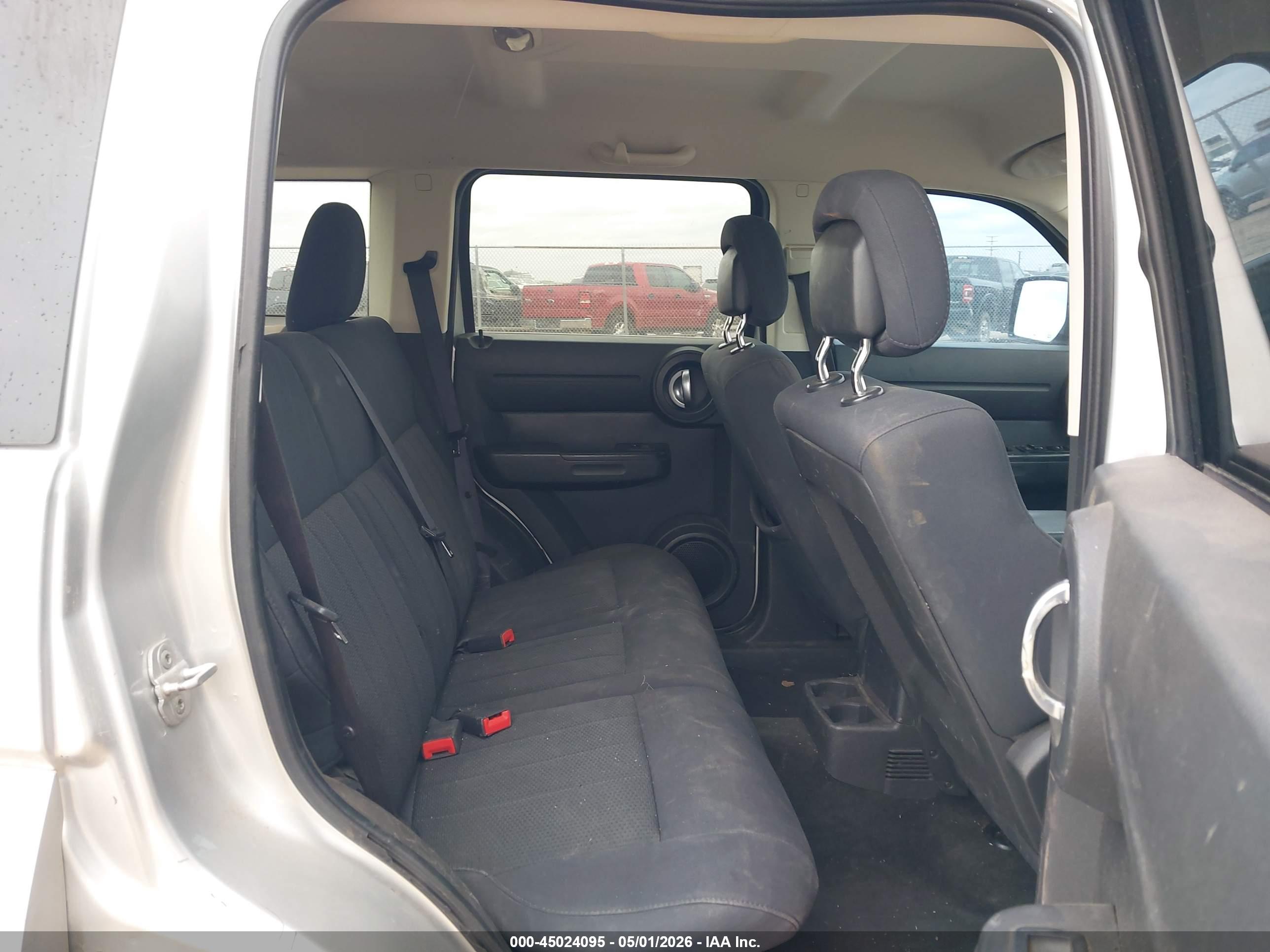 DODGE NITRO image 8