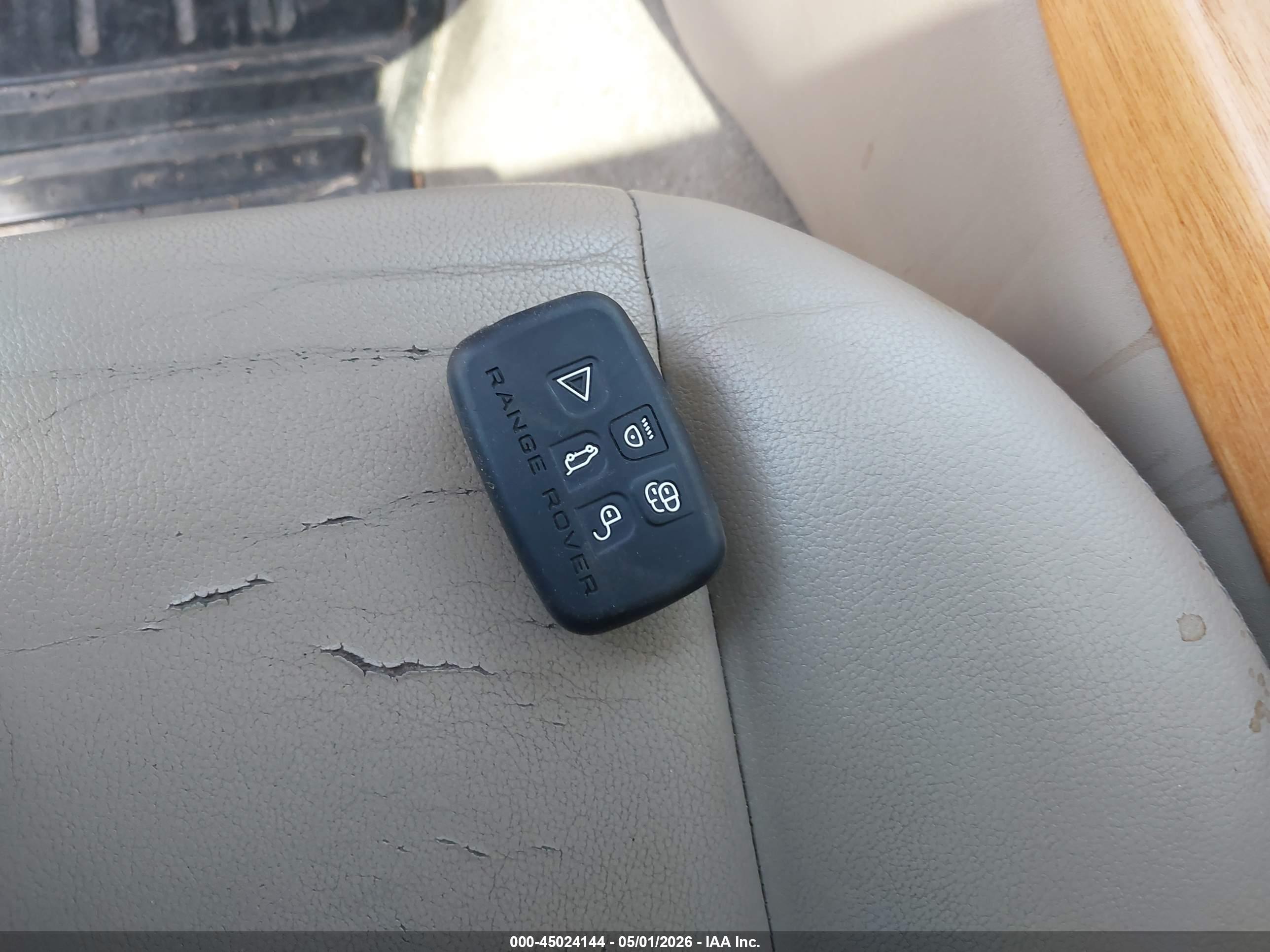 LAND ROVER image 11