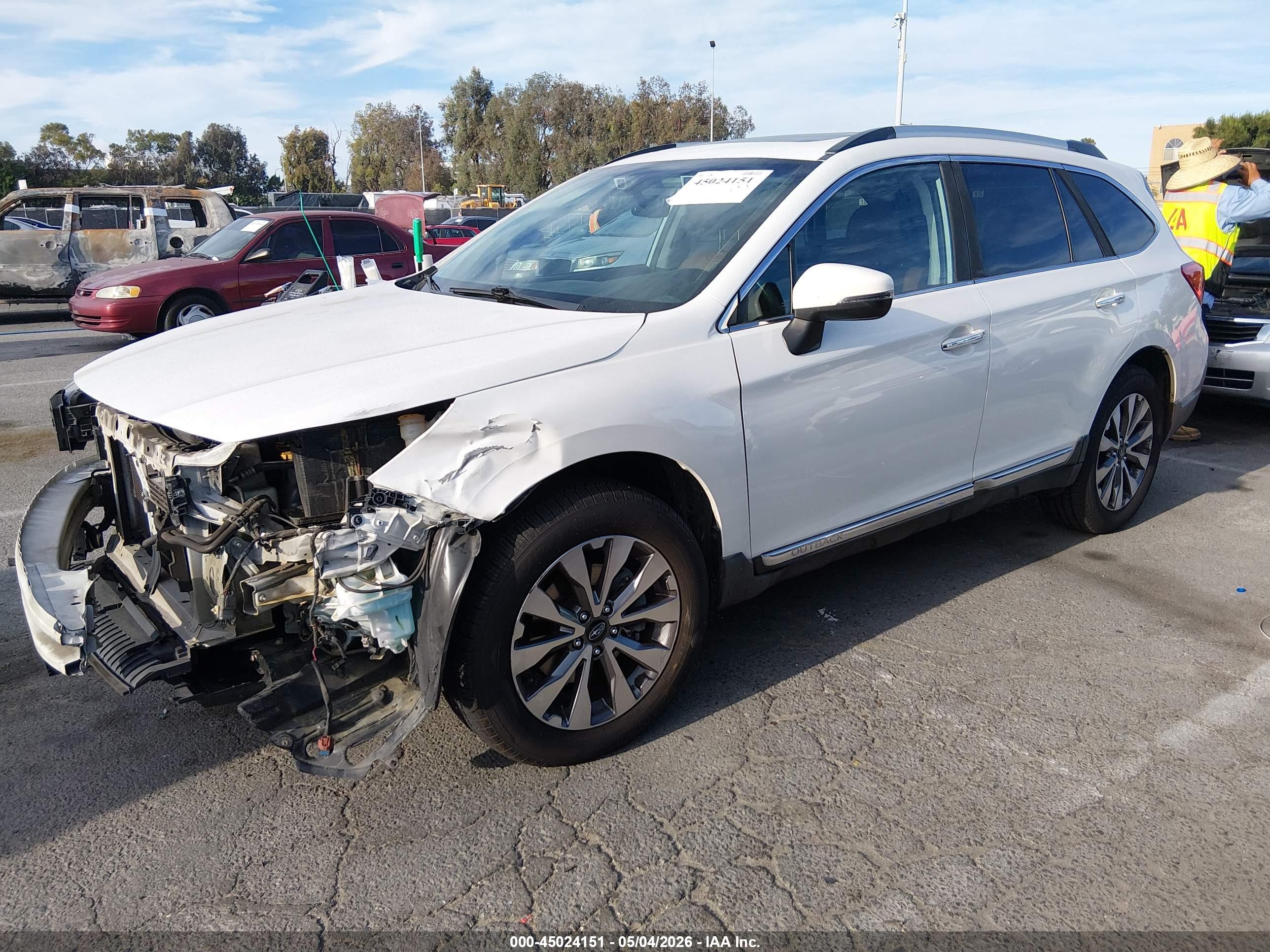 SUBARU OUTBACK image 2