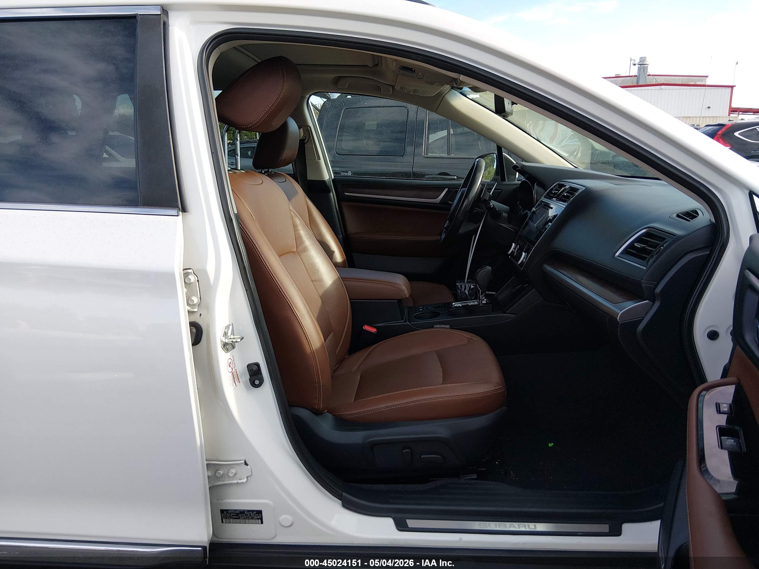SUBARU OUTBACK image 5