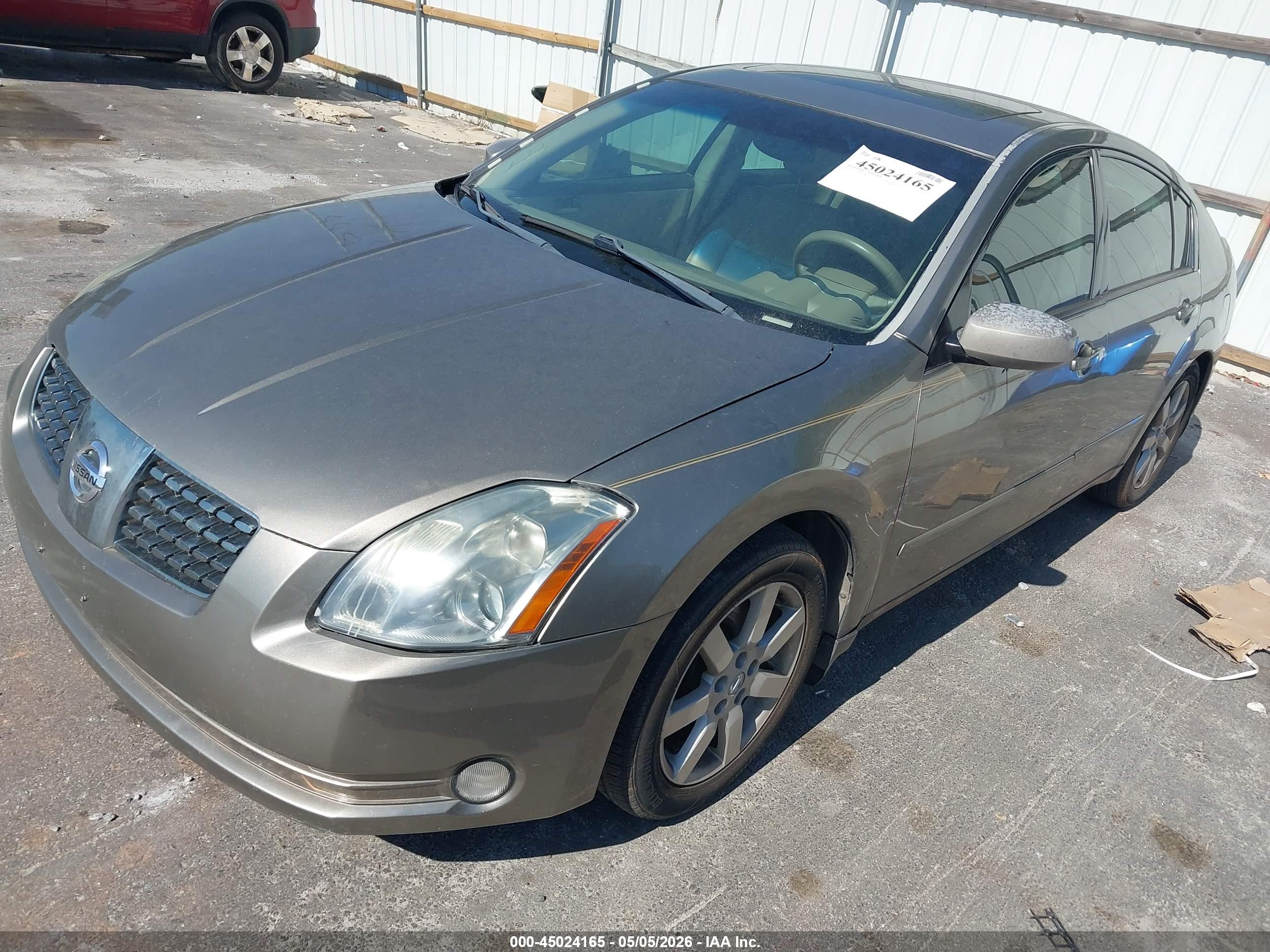 NISSAN MAXIMA image 2