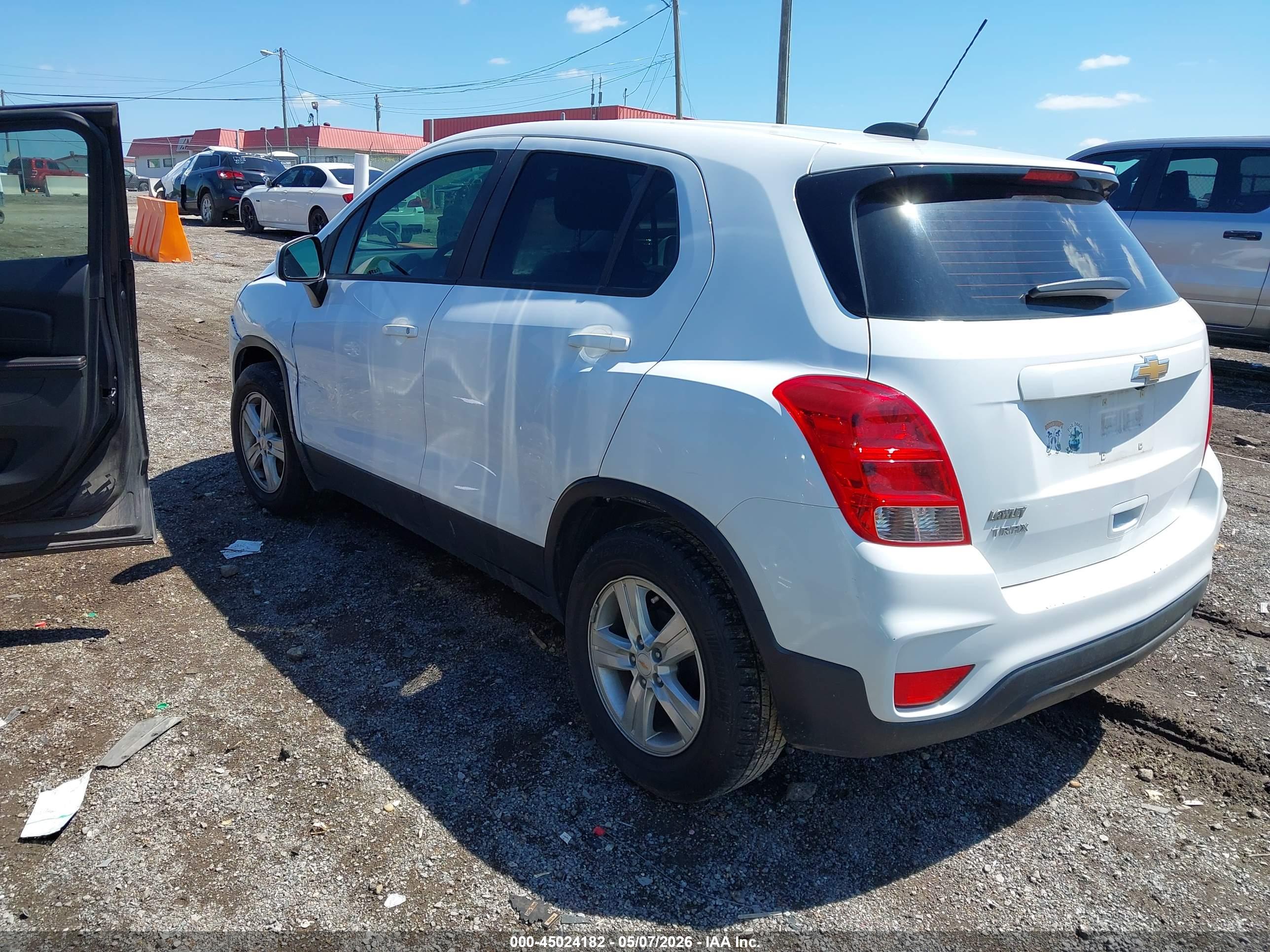 CHEVROLET TRAX image 3