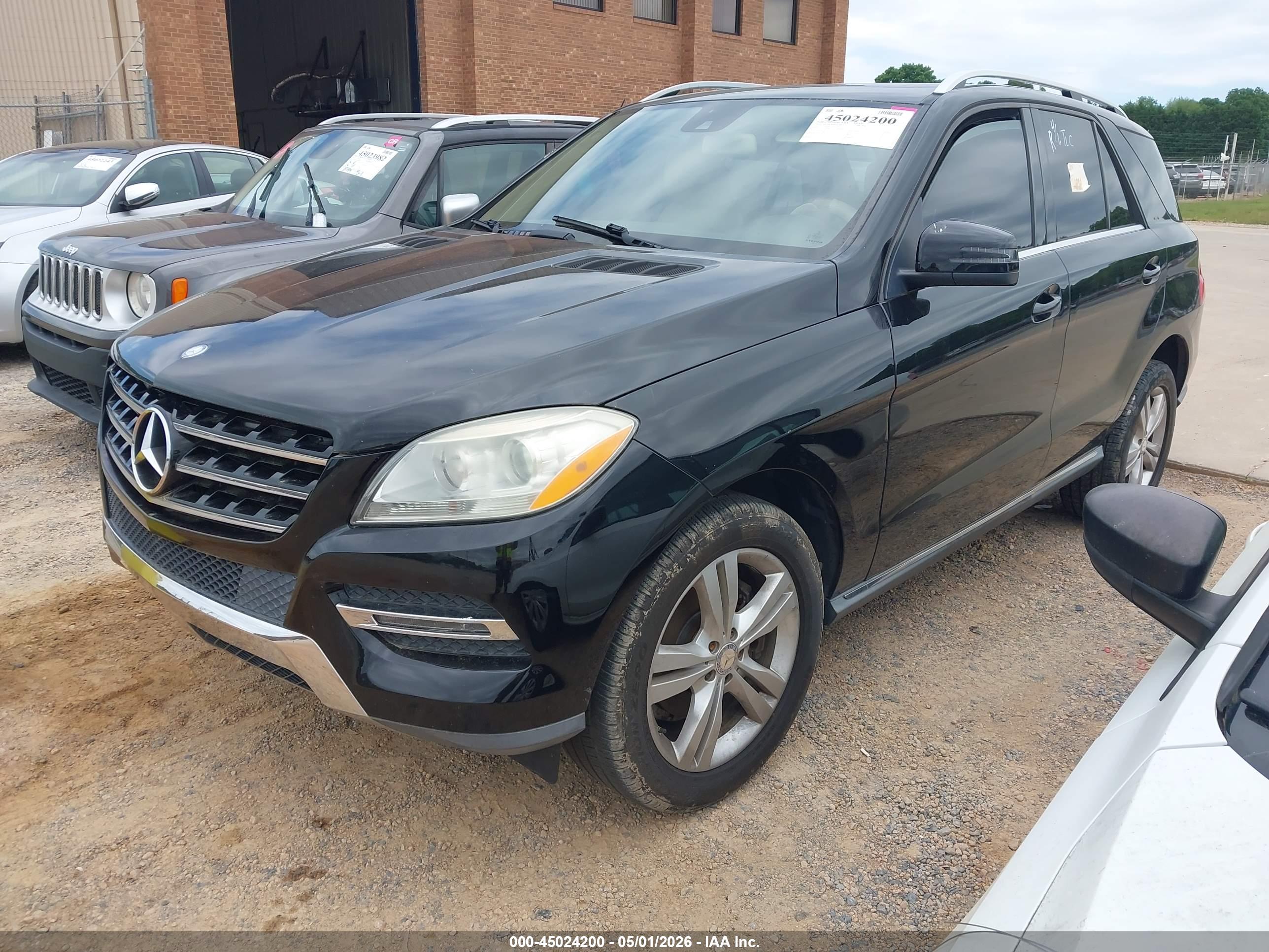 MERCEDES-BENZ ML image 2