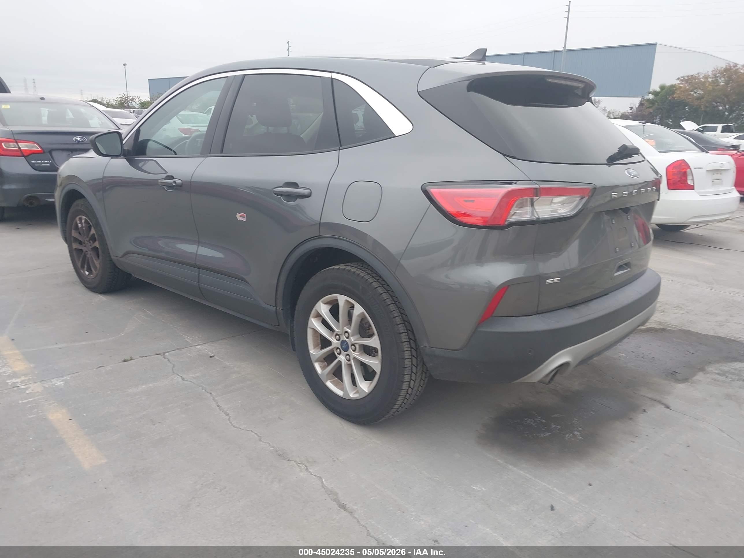 FORD ESCAPE image 3
