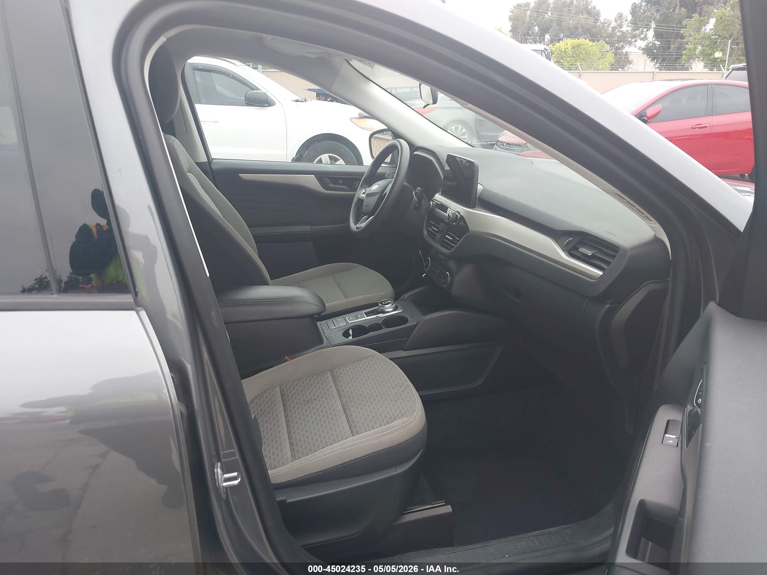 FORD ESCAPE image 5