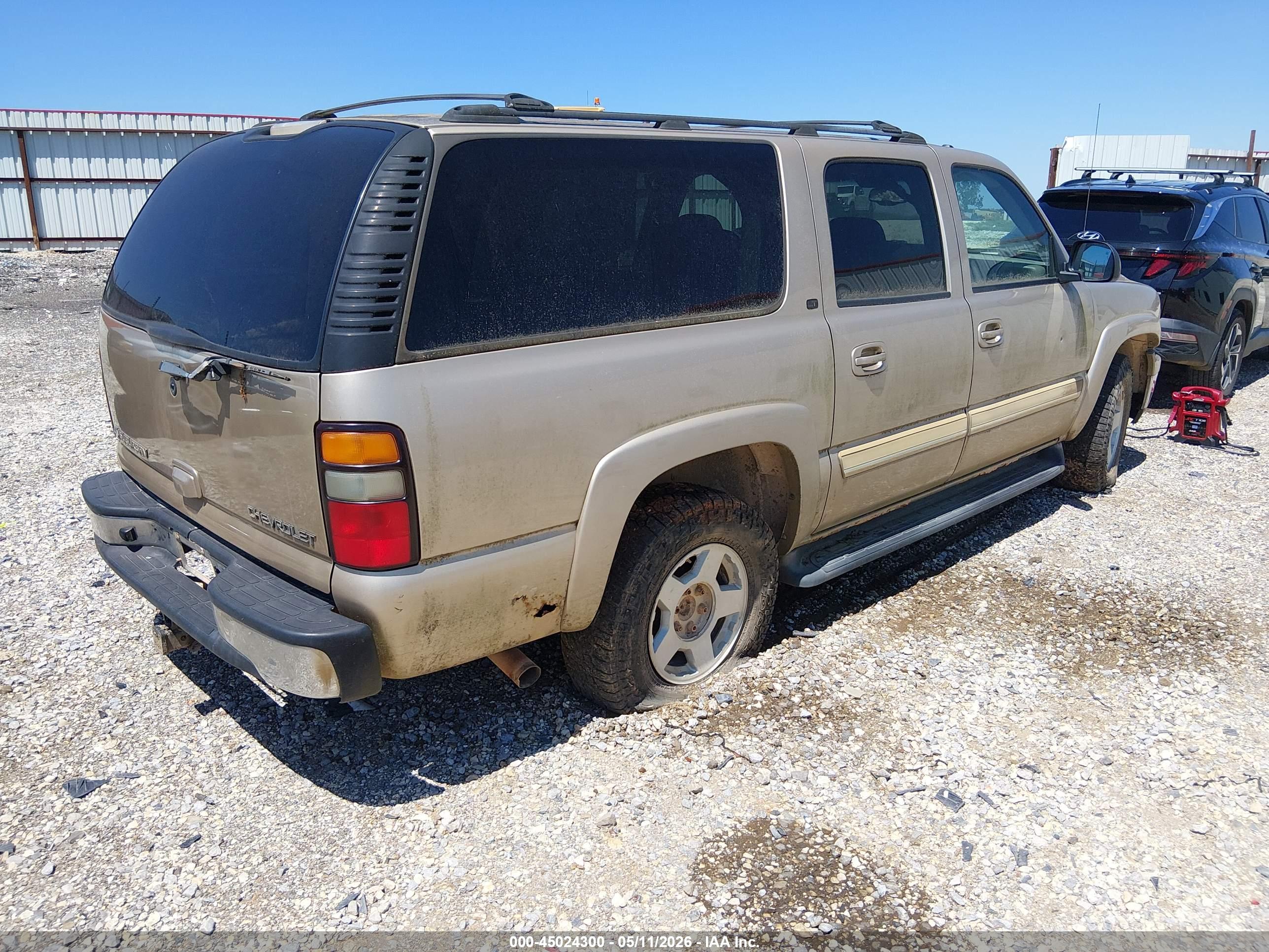 CHEVROLET SUBURBAN image 4