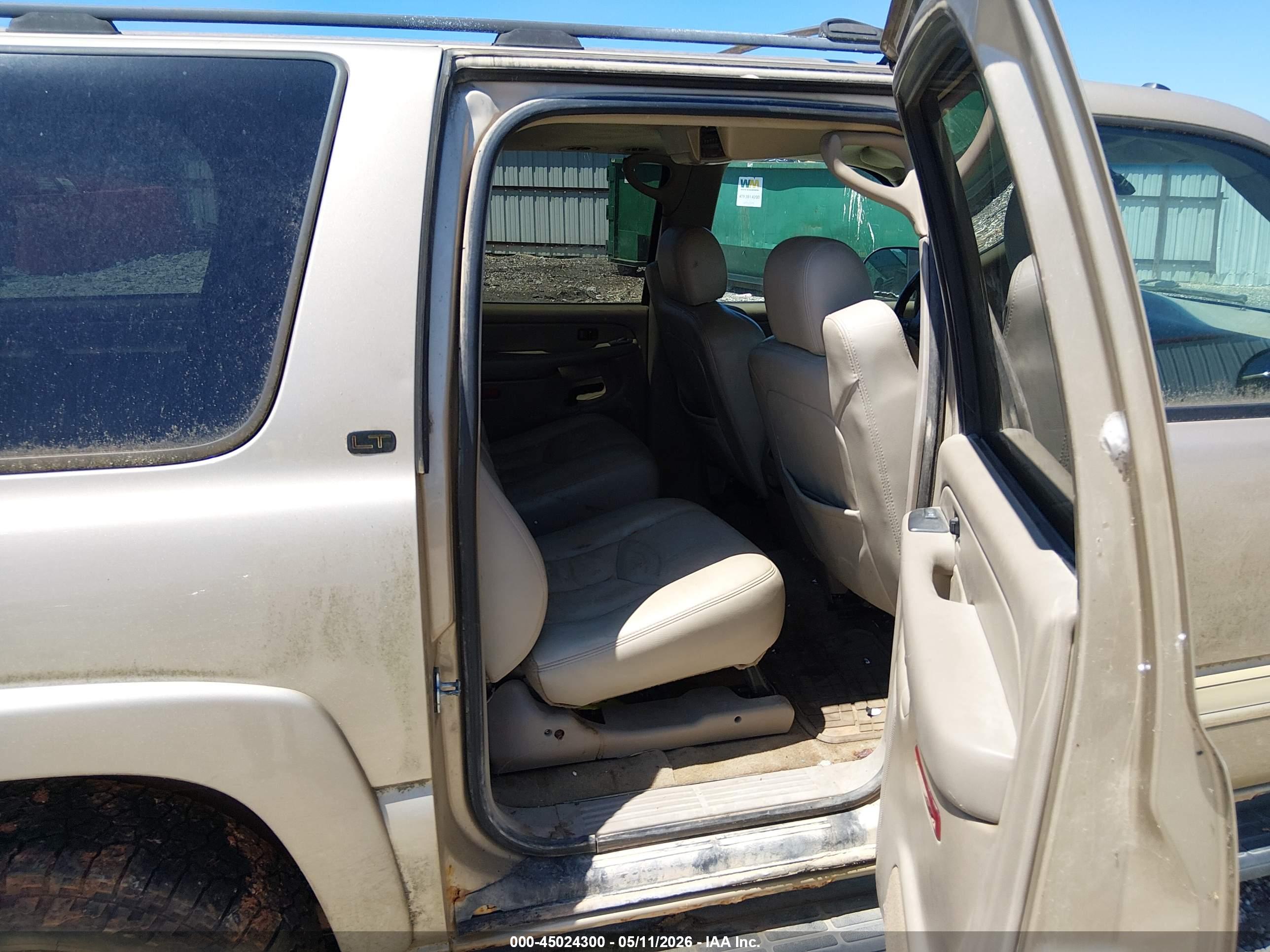 CHEVROLET SUBURBAN image 8